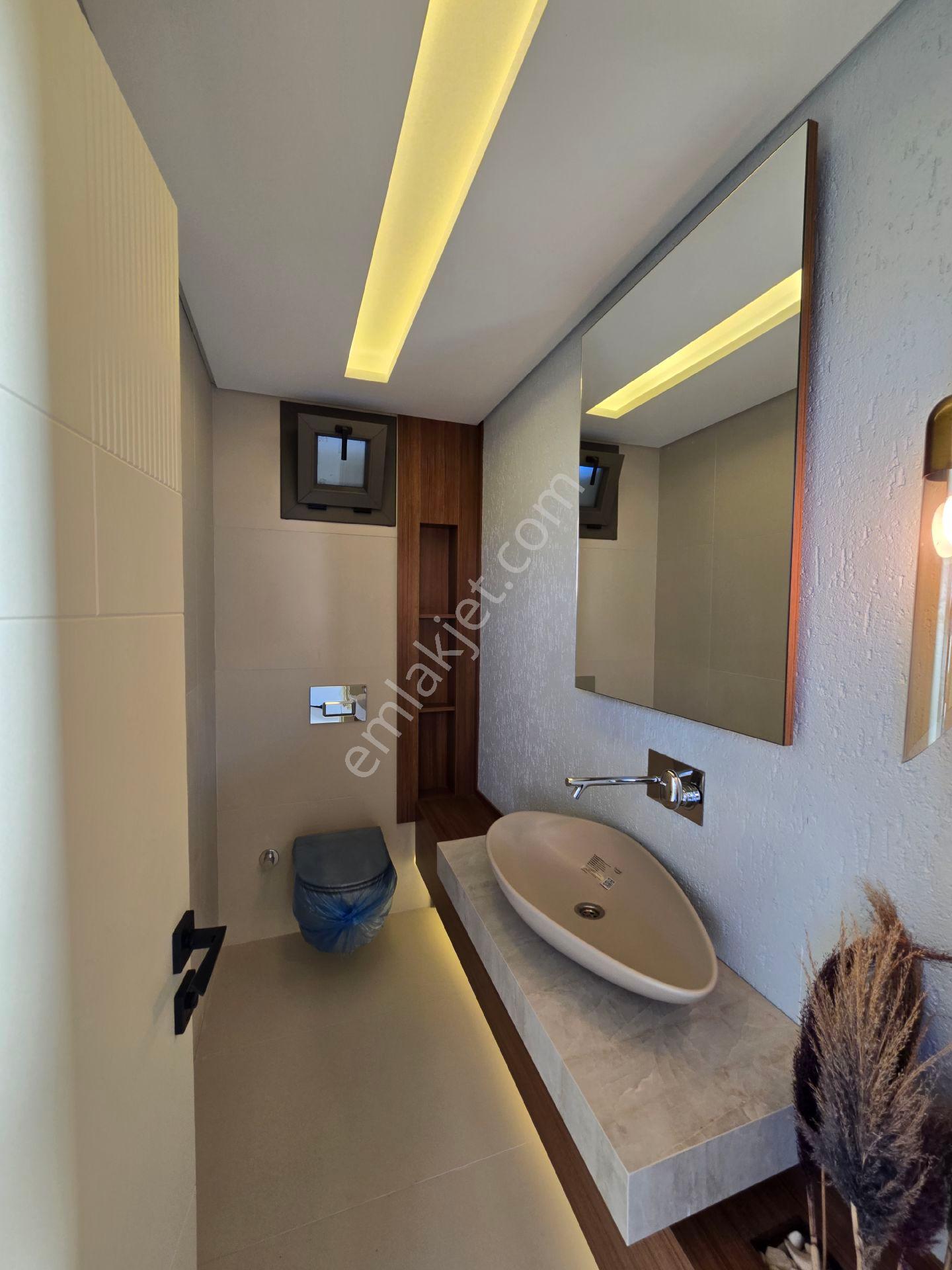 Kuşadası Davutlarda Tek Müstakil Bağımsız Özel Havuzlu 3+1 165m2 Lux Villa - Görsel 9