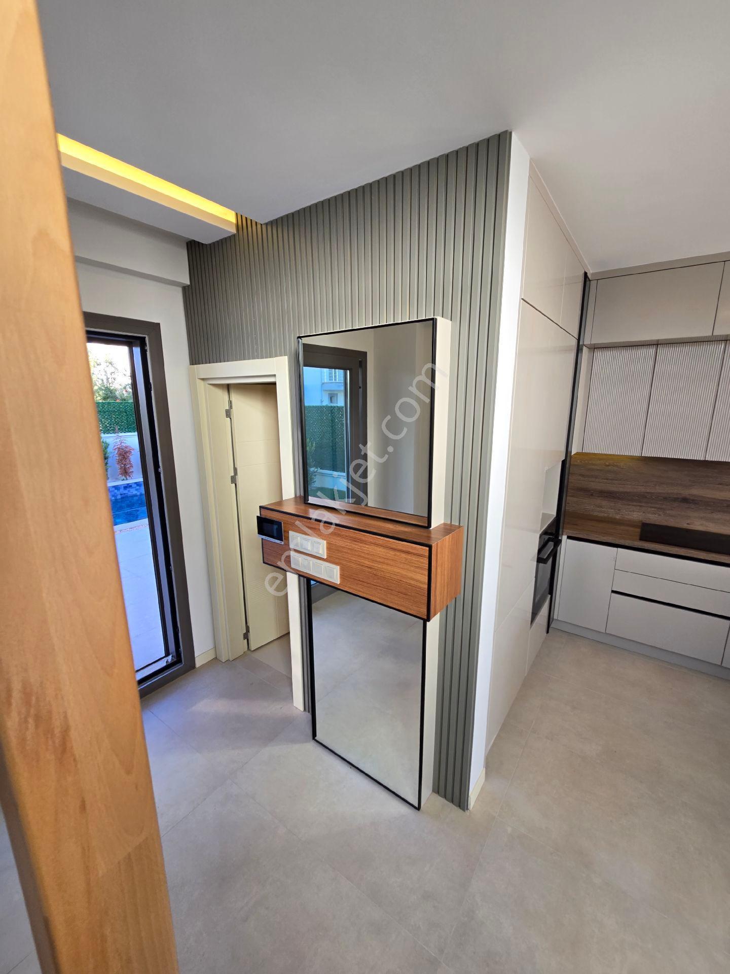 Kuşadası Davutlarda Tek Müstakil Bağımsız Özel Havuzlu 3+1 165m2 Lux Villa - Görsel 10