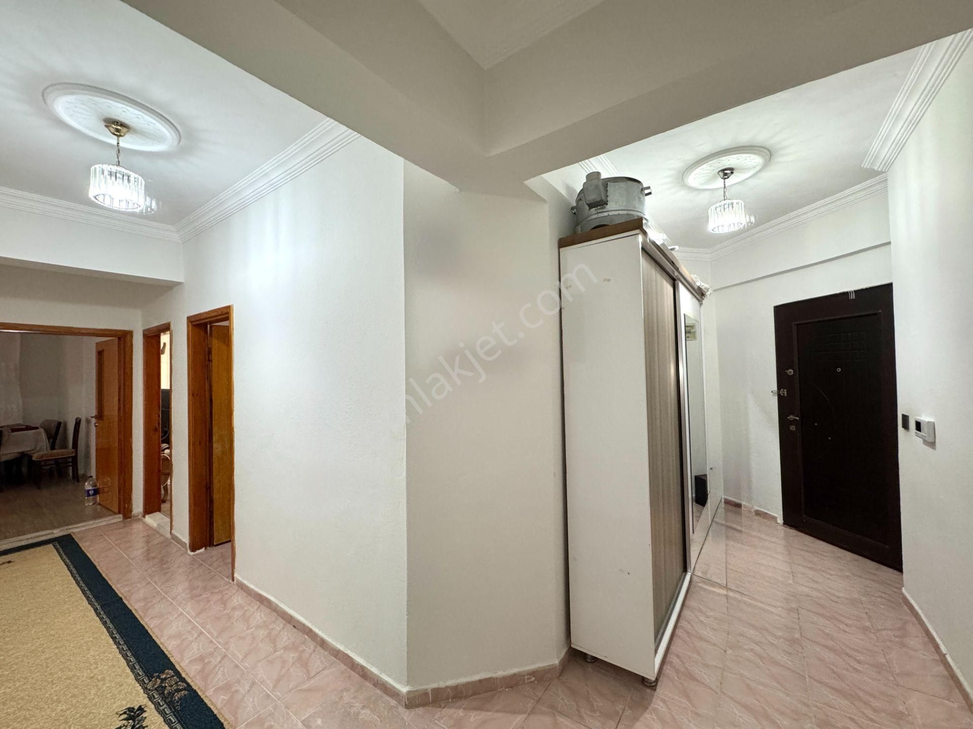 Tramvay Yolu Yakını Asansörlü Geniş Kullanışlı Fırsat 3+1 Daire - Görsel 5