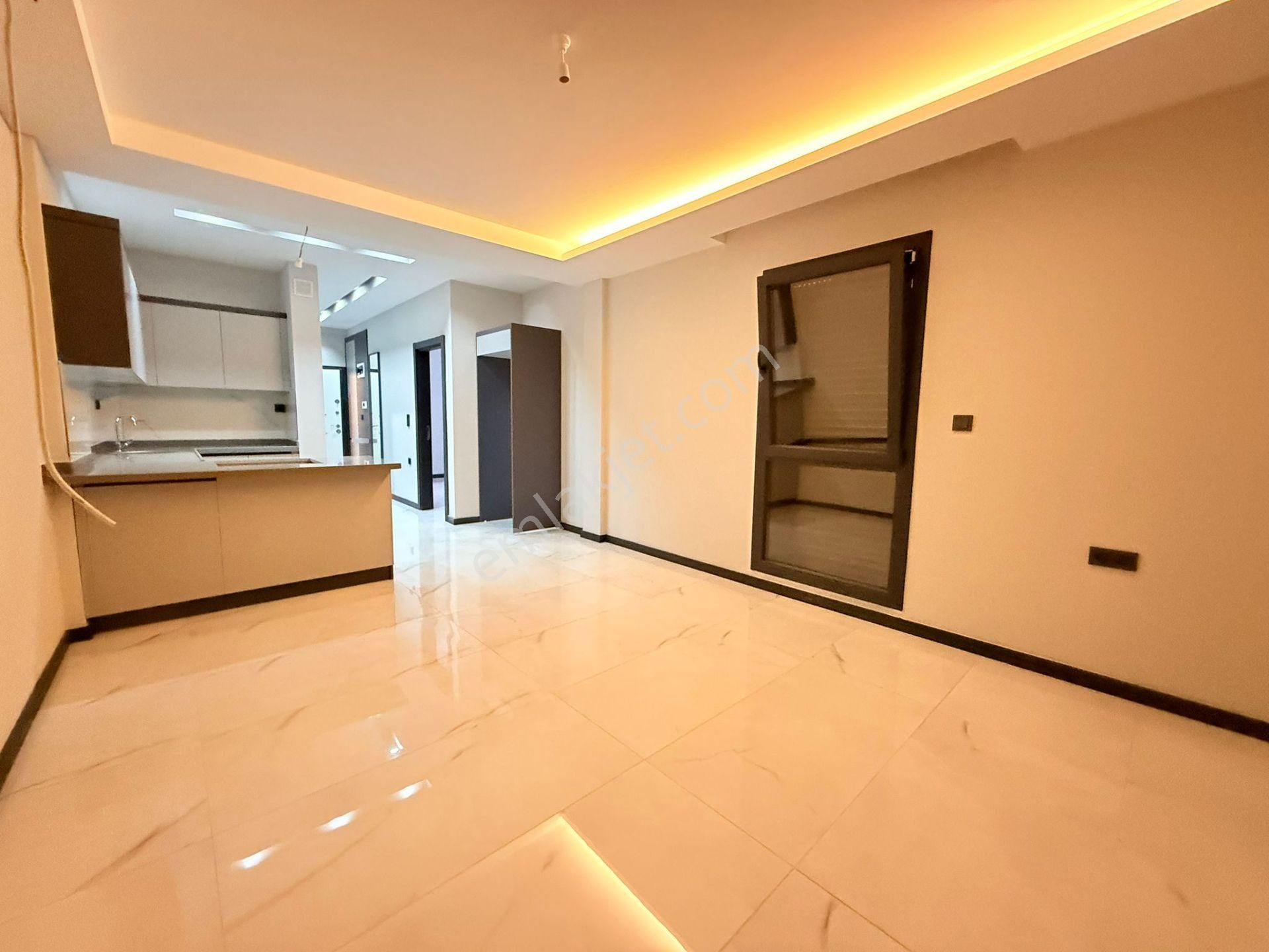 Kuşadasında Satılık-merkezı Konumlu-güvenlık-havuz-bahçe-otopark-yerden Isıtma-lüx-1+1-akıllı Ev - Görsel 6