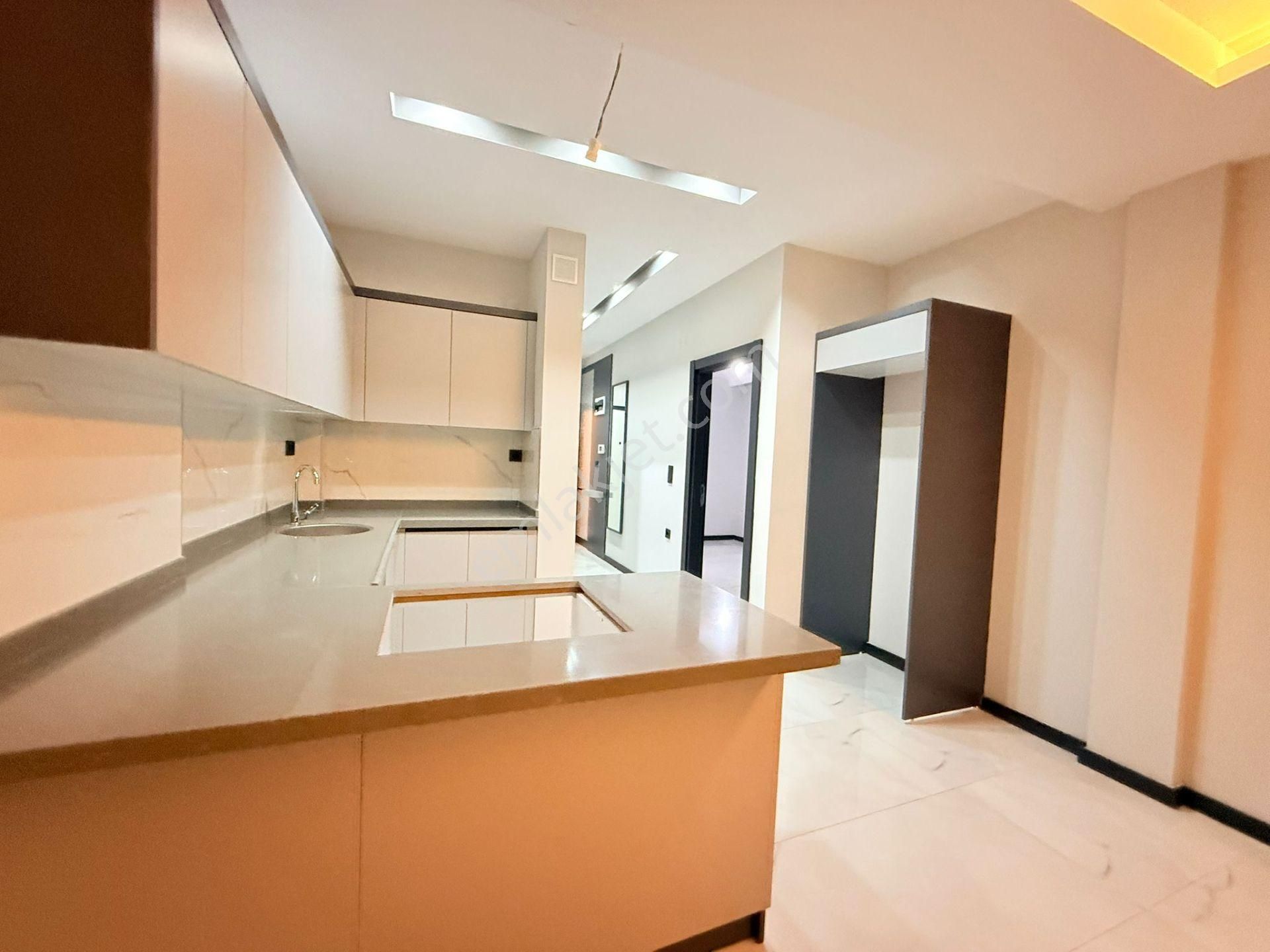 Kuşadasında Satılık-merkezı Konumlu-güvenlık-havuz-bahçe-otopark-yerden Isıtma-lüx-1+1-akıllı Ev - Görsel 13