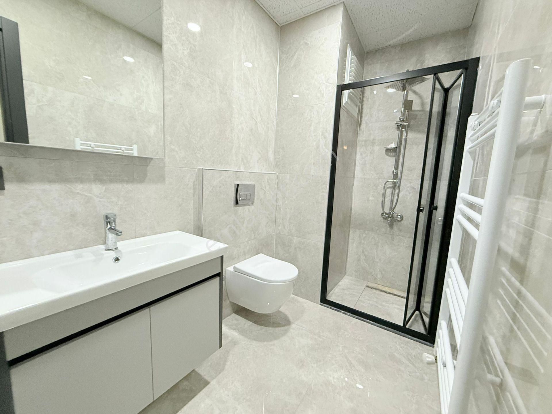 Kuşadasında Satılık-merkezı Konumlu-güvenlık-havuz-bahçe-otopark-yerden Isıtma-lüx-1+1-akıllı Ev - Görsel 22