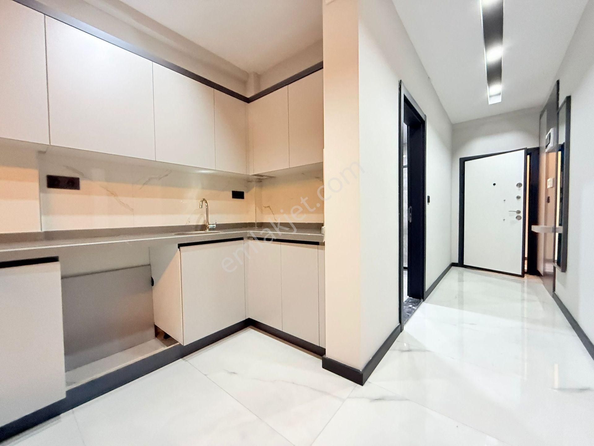 Kuşadasında Satılık-merkezı Konumlu-güvenlık-havuz-bahçe-otopark-yerden Isıtma-lüx-1+1-akıllı Ev - Görsel 16