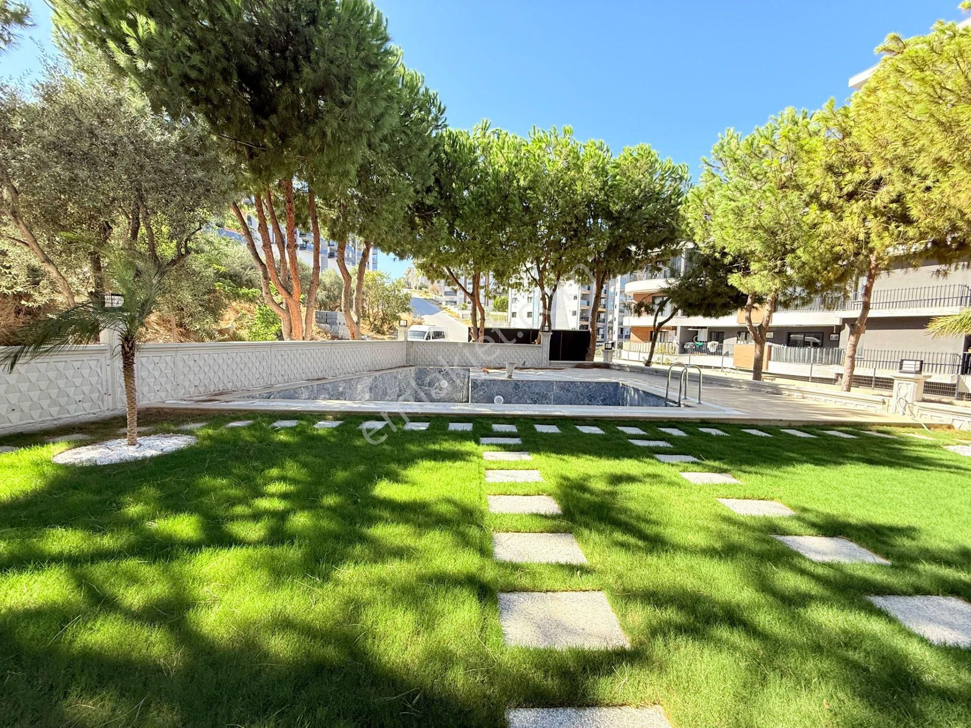 Kuşadasında Satılık-merkezı Konumlu-güvenlık-havuz-bahçe-otopark-yerden Isıtma-lüx-1+1-akıllı Ev - Görsel 5