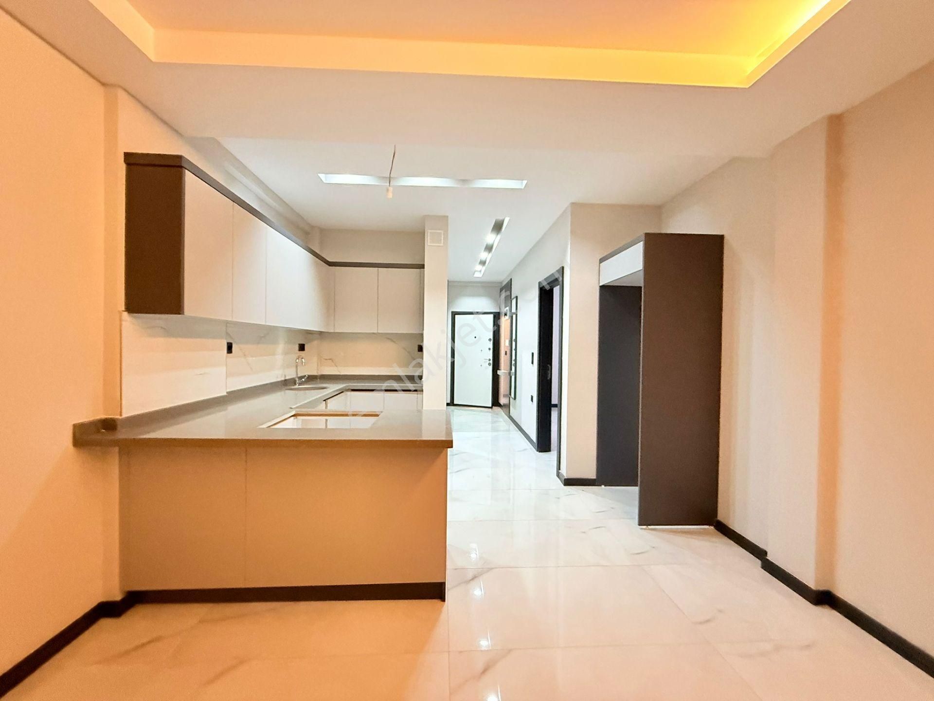 Kuşadasında Satılık-merkezı Konumlu-güvenlık-havuz-bahçe-otopark-yerden Isıtma-lüx-1+1-akıllı Ev - Görsel 10