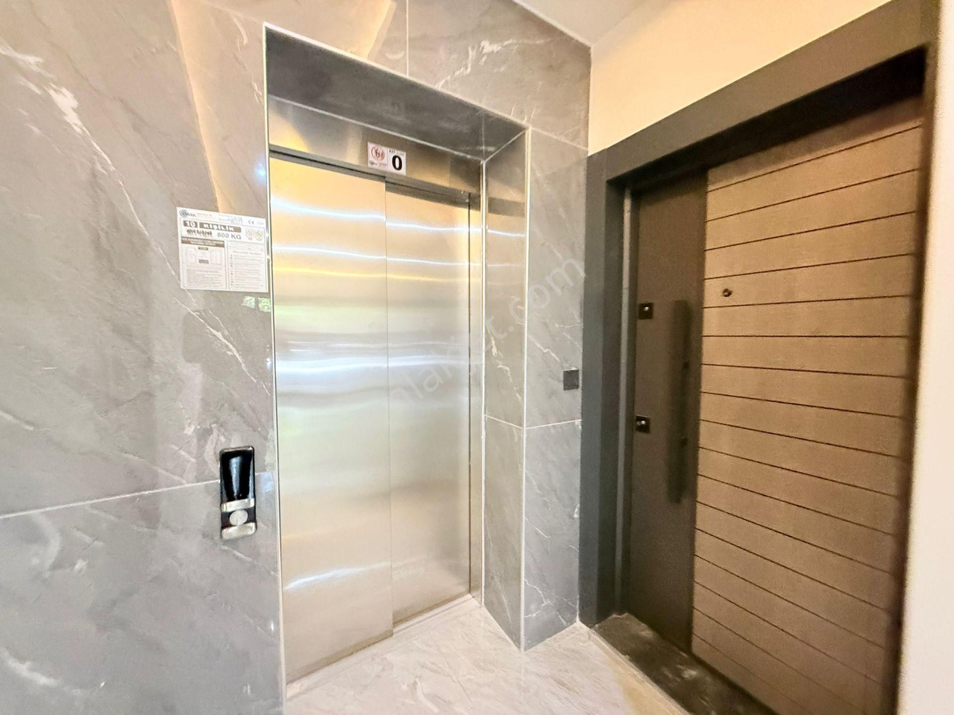 Kuşadasında Satılık-merkezı Konumlu-güvenlık-havuz-bahçe-otopark-yerden Isıtma-lüx-1+1-akıllı Ev - Görsel 31