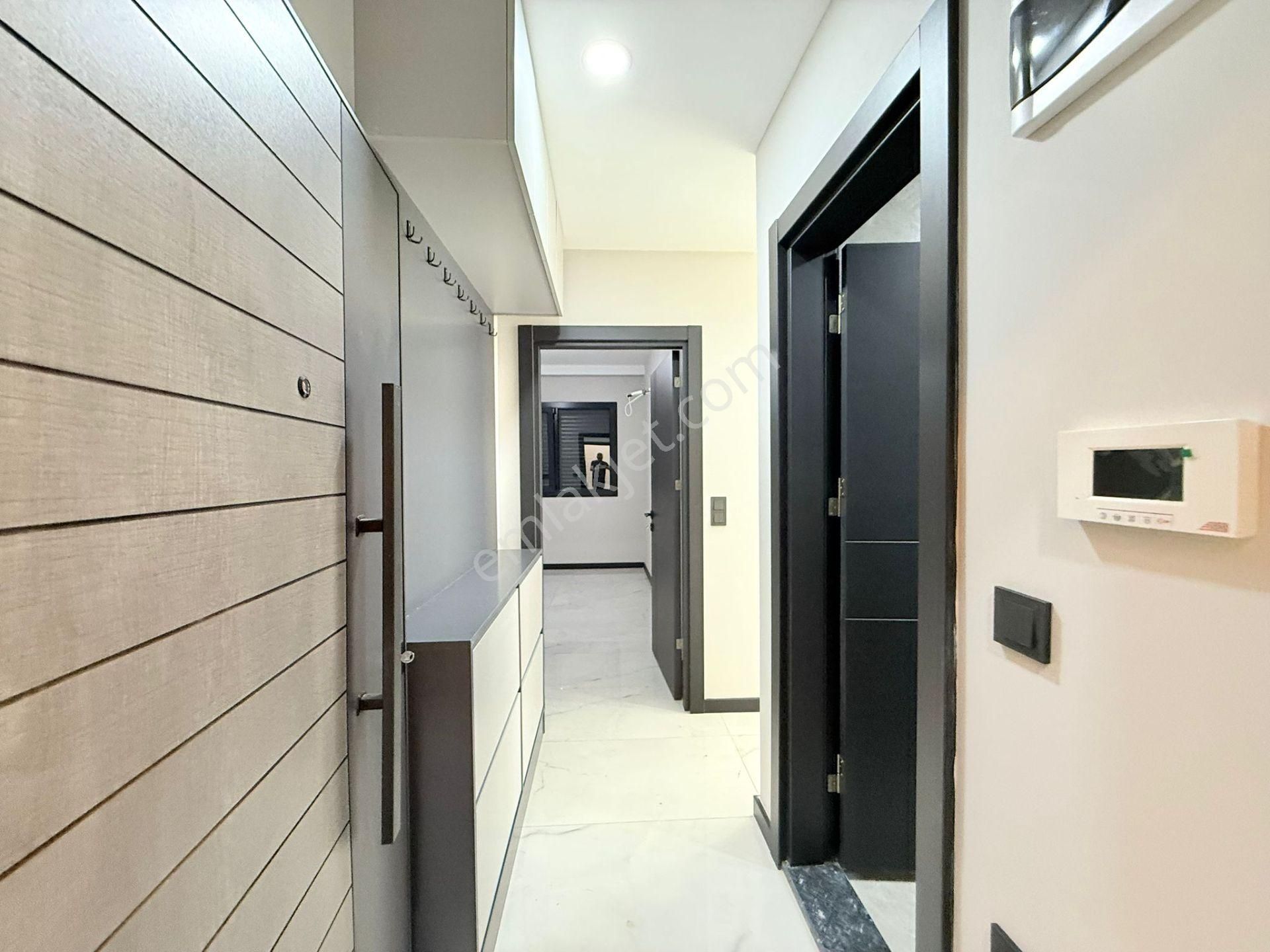 Kuşadasında Satılık-merkezı Konumlu-güvenlık-havuz-bahçe-otopark-yerden Isıtma-lüx-1+1-akıllı Ev - Görsel 33