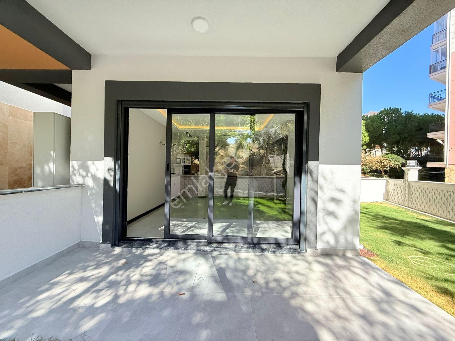 Kuşadasında Satılık-merkezı Konumlu-güvenlık-havuz-bahçe-otopark-yerden Isıtma-lüx-1+1-akıllı Ev - Görsel 27