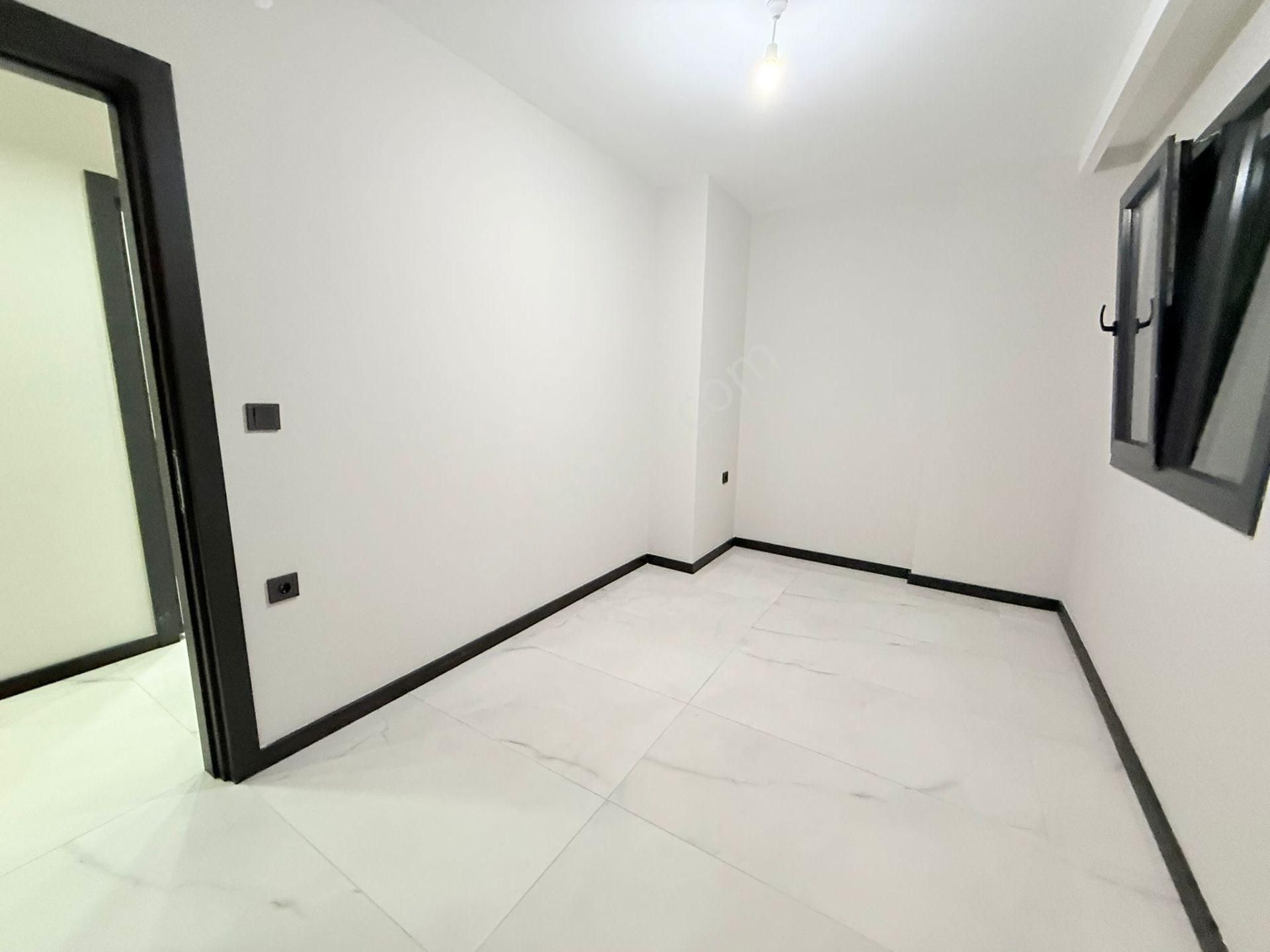 Kuşadasında Satılık-merkezı Konumlu-güvenlık-havuz-bahçe-otopark-yerden Isıtma-lüx-1+1-akıllı Ev - Görsel 19