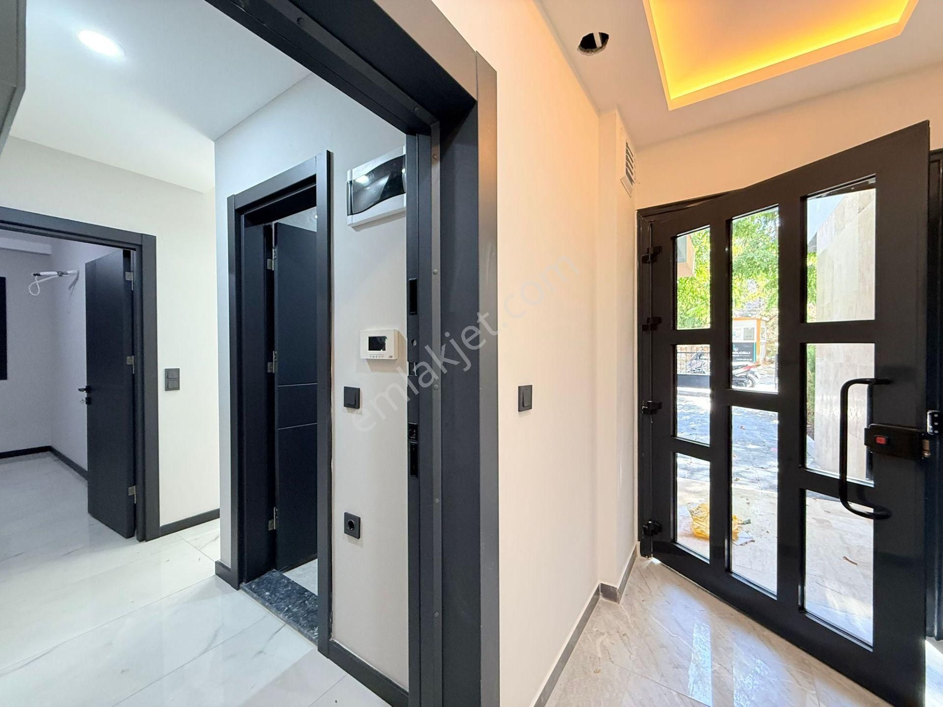 Kuşadasında Satılık-merkezı Konumlu-güvenlık-havuz-bahçe-otopark-yerden Isıtma-lüx-1+1-akıllı Ev - Görsel 28