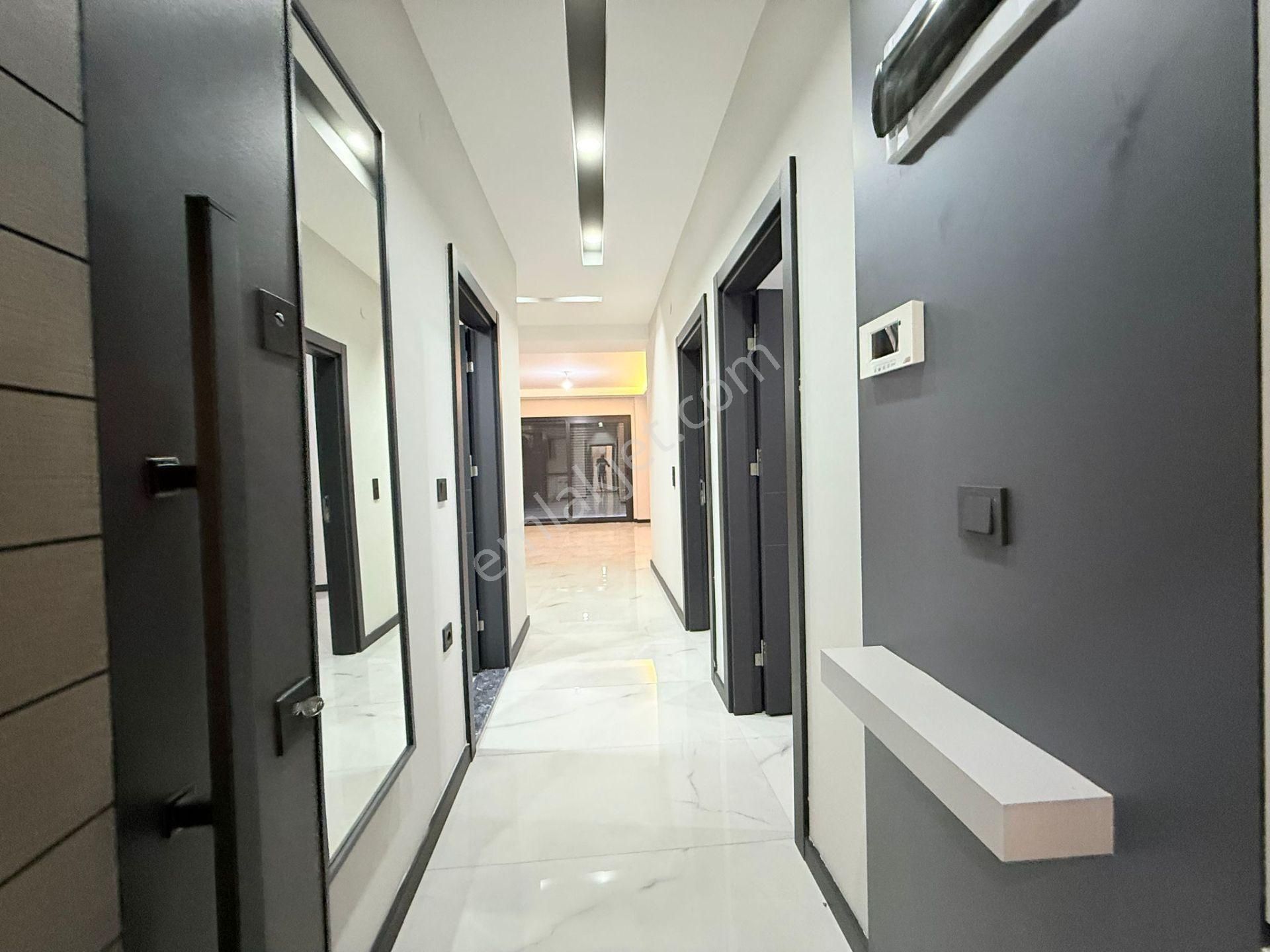 Kuşadasında Satılık-merkezı Konumlu-güvenlık-havuz-bahçe-otopark-yerden Isıtma-lüx-2+1-akıllı Ev - Görsel 25