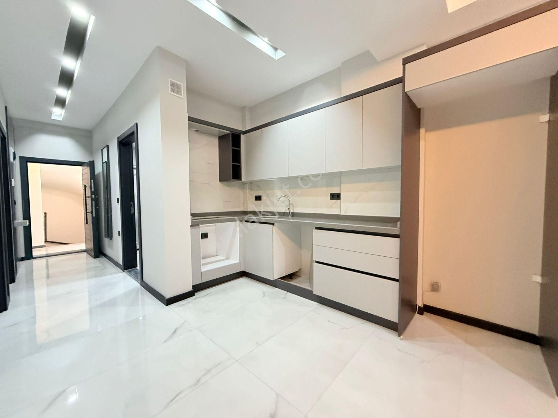 Kuşadasında Satılık-merkezı Konumlu-güvenlık-havuz-bahçe-otopark-yerden Isıtma-lüx-2+1-akıllı Ev - Görsel 10