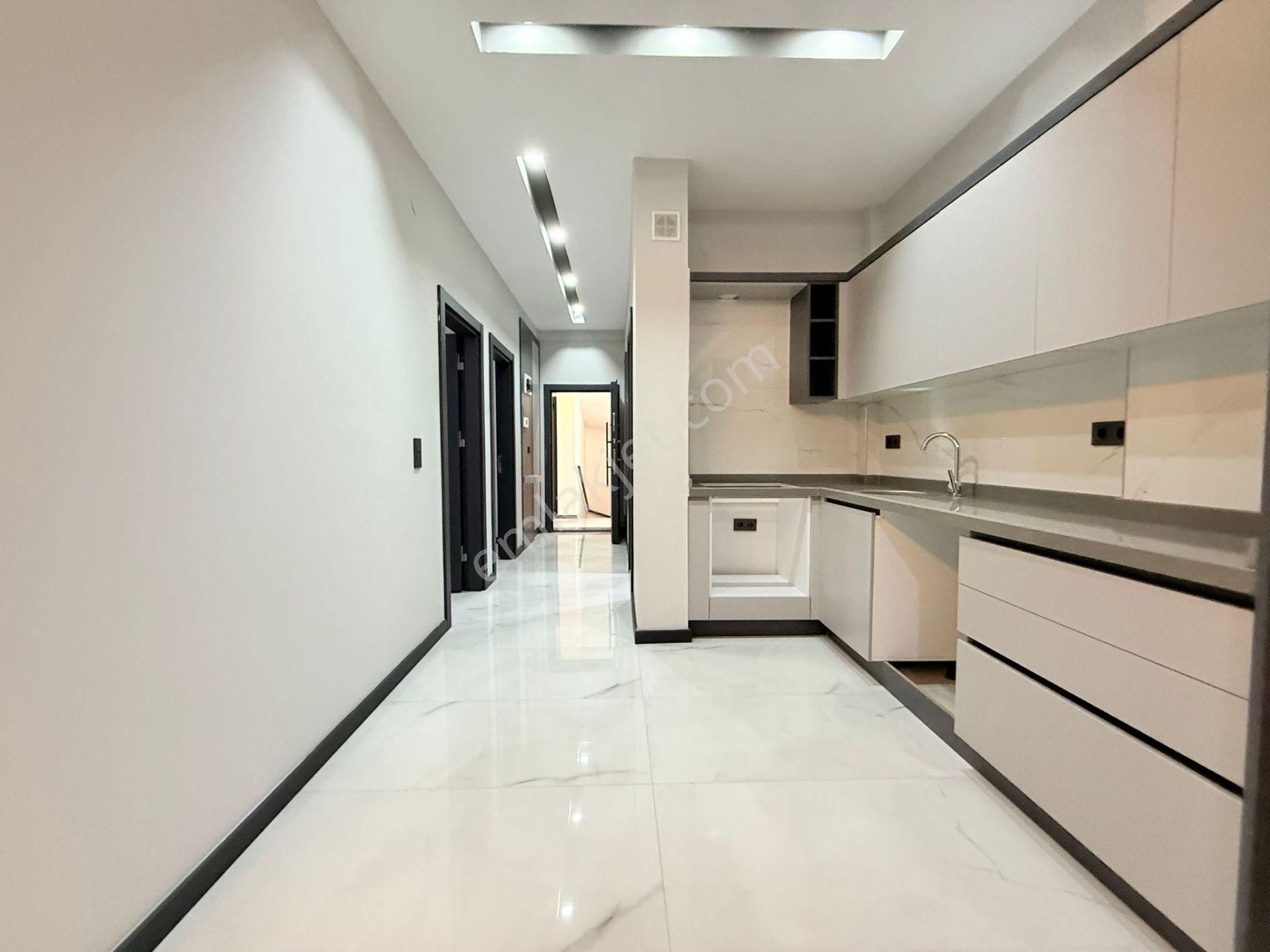 Kuşadasında Satılık-merkezı Konumlu-güvenlık-havuz-bahçe-otopark-yerden Isıtma-lüx-2+1-akıllı Ev - Görsel 13