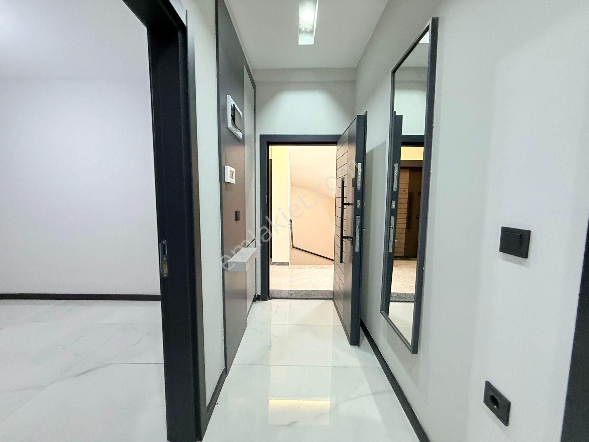 Kuşadasında Satılık-merkezı Konumlu-güvenlık-havuz-bahçe-otopark-yerden Isıtma-lüx-2+1-akıllı Ev - Görsel 31