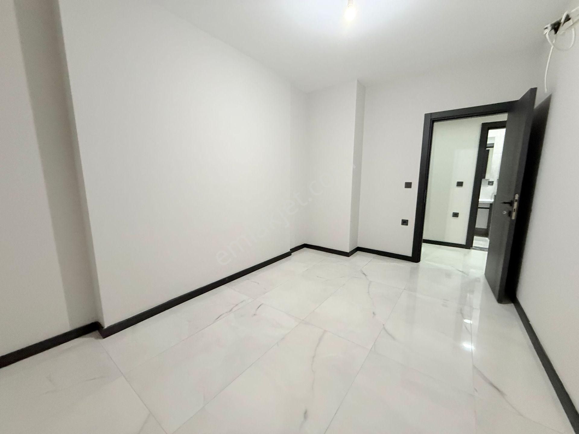 Kuşadasında Satılık-merkezı Konumlu-güvenlık-havuz-bahçe-otopark-yerden Isıtma-lüx-2+1-akıllı Ev - Görsel 26