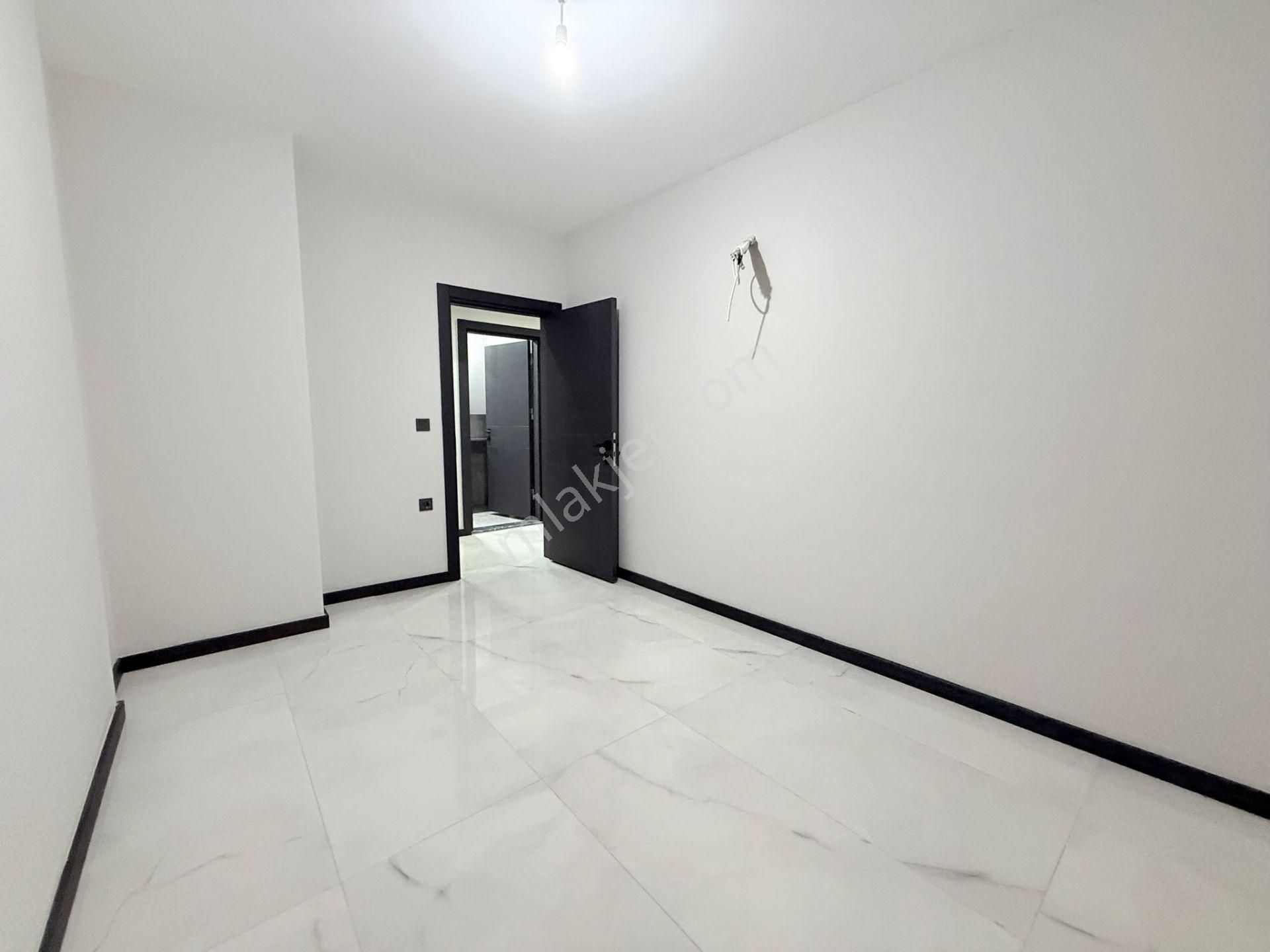 Kuşadasında Satılık-merkezı Konumlu-güvenlık-havuz-bahçe-otopark-yerden Isıtma-lüx-2+1-akıllı Ev - Görsel 20