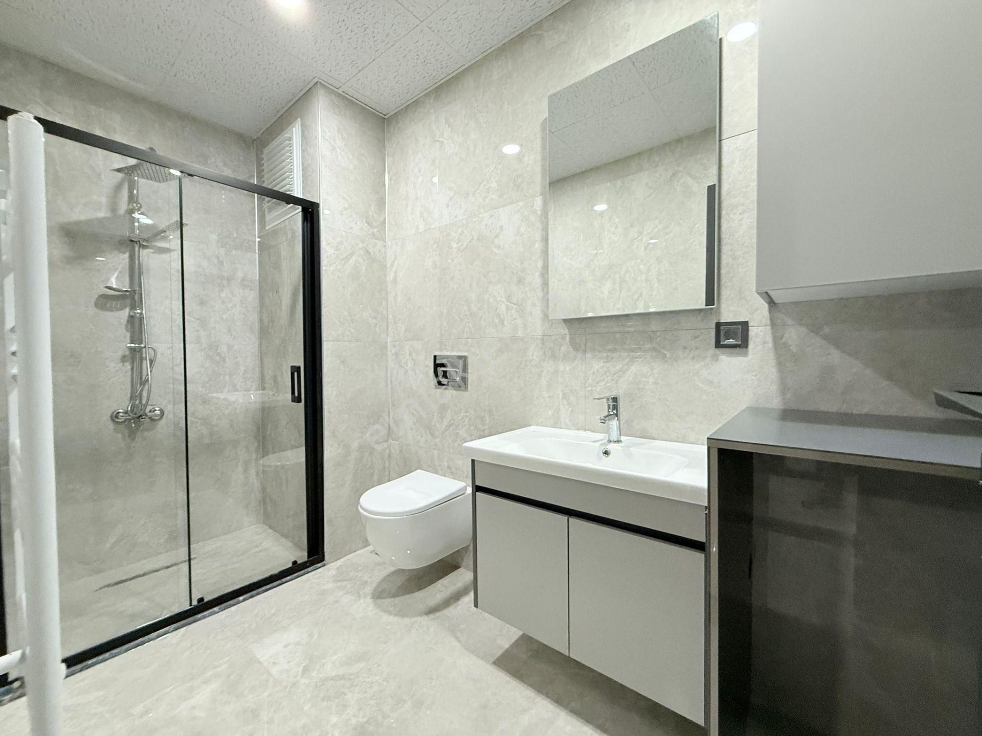 Kuşadasında Satılık-merkezı Konumlu-güvenlık-havuz-bahçe-otopark-yerden Isıtma-lüx-2+1-akıllı Ev - Görsel 33