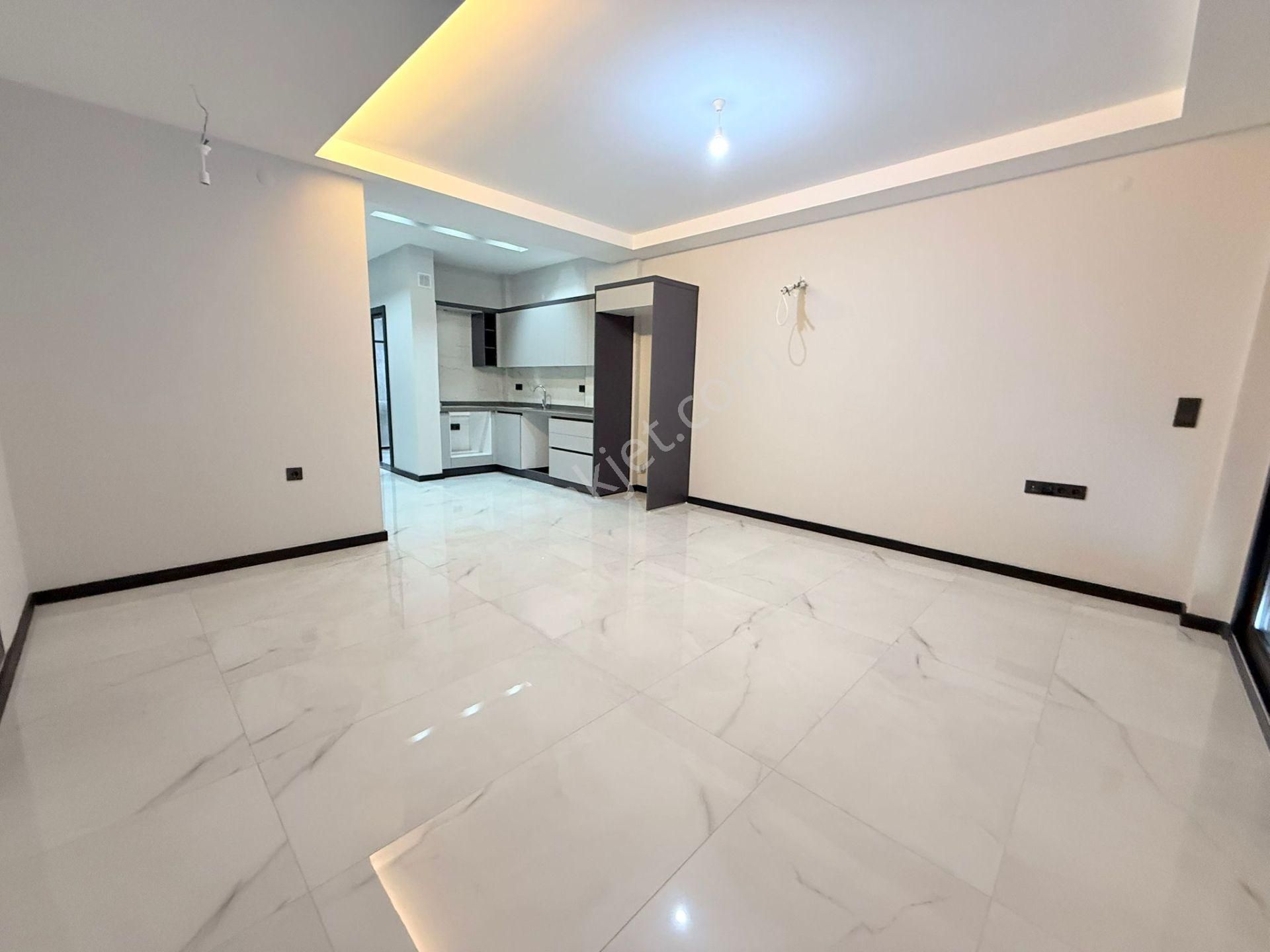 Kuşadasında Satılık-merkezı Konumlu-güvenlık-havuz-bahçe-otopark-yerden Isıtma-lüx-2+1-akıllı Ev - Görsel 9