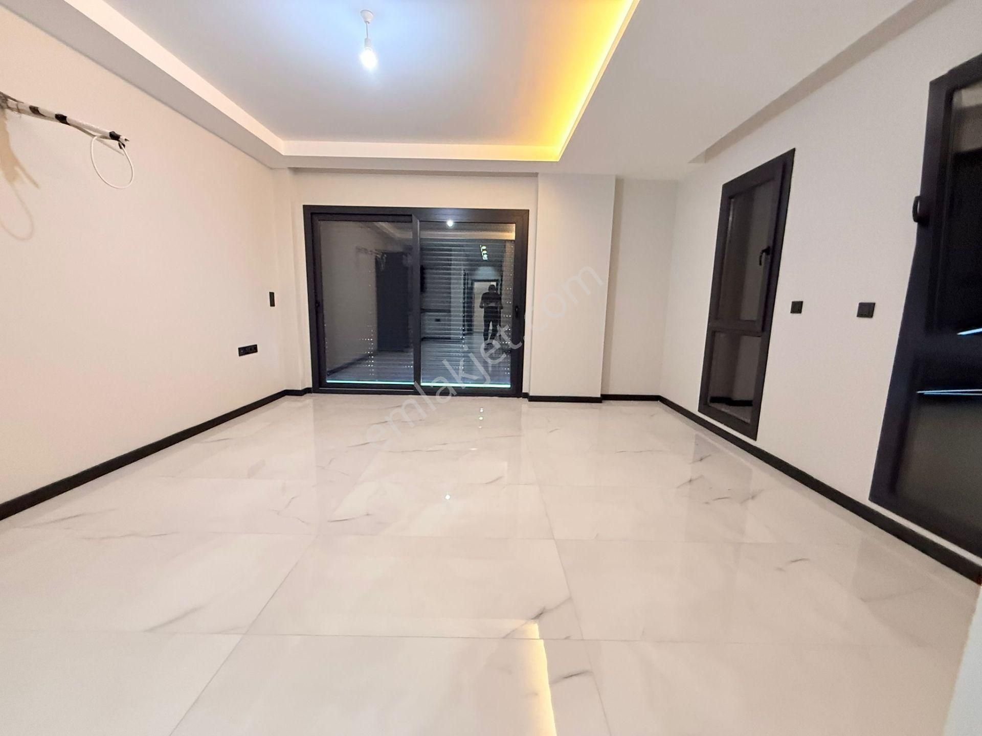 Kuşadasında Satılık-merkezı Konumlu-güvenlık-havuz-bahçe-otopark-yerden Isıtma-lüx-2+1-akıllı Ev - Görsel 11