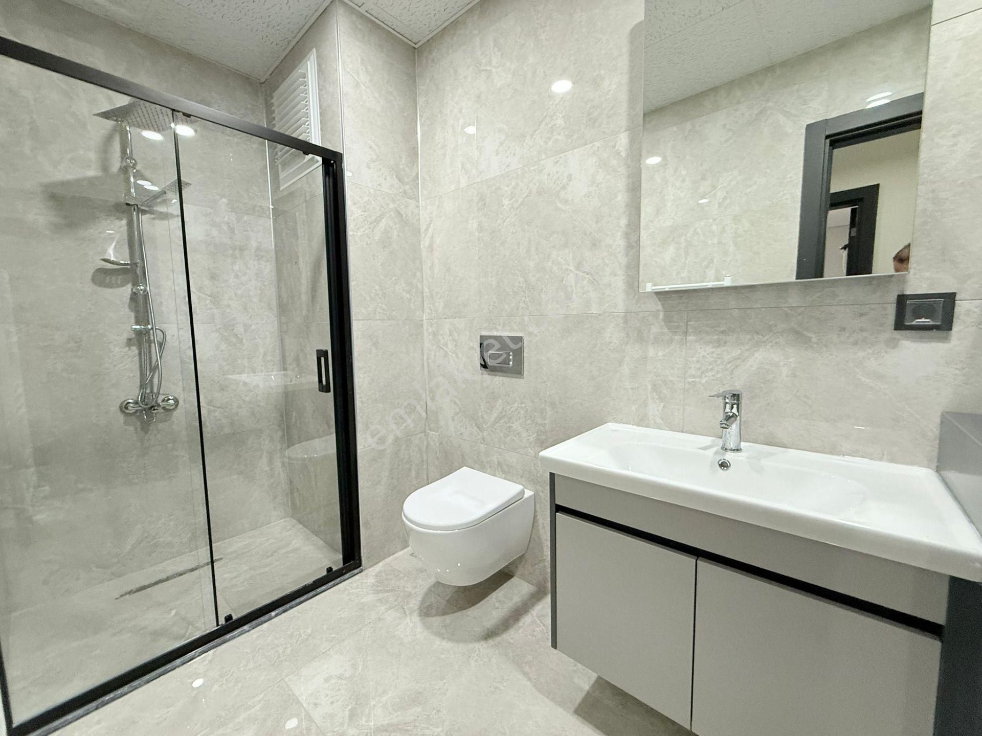 Kuşadasında Satılık-merkezı Konumlu-güvenlık-havuz-bahçe-otopark-yerden Isıtma-lüx-2+1-akıllı Ev - Görsel 32