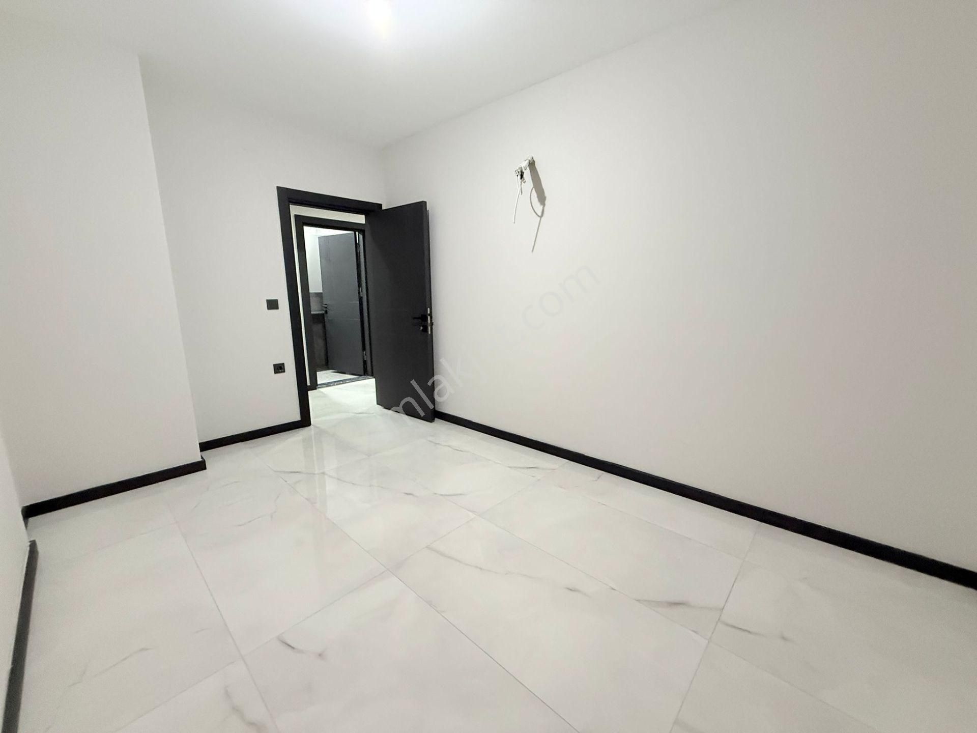 Kuşadasında Satılık-merkezı Konumlu-güvenlık-havuz-bahçe-otopark-yerden Isıtma-lüx-2+1-akıllı Ev - Görsel 27