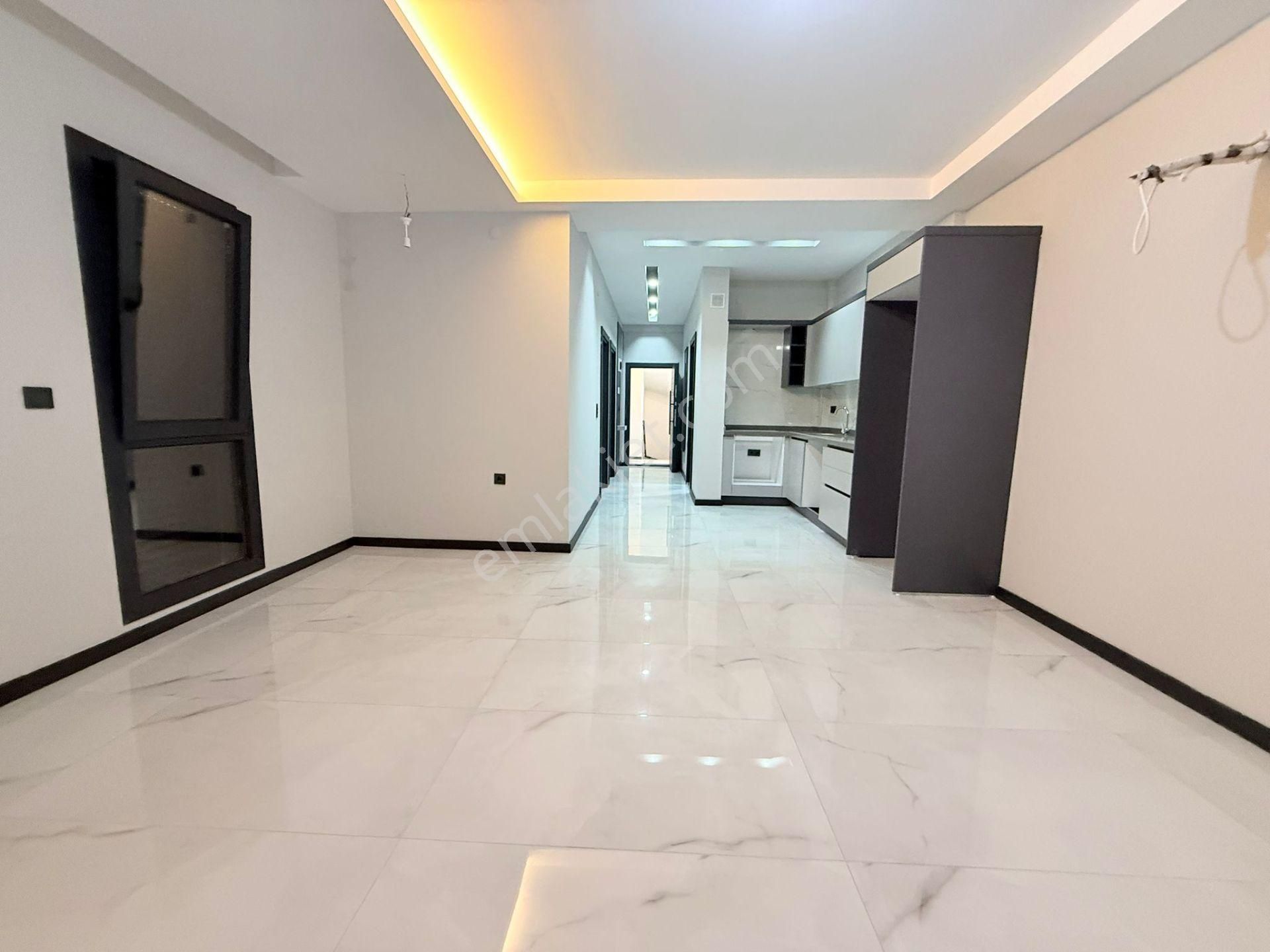 Kuşadasında Satılık-merkezı Konumlu-güvenlık-havuz-bahçe-otopark-yerden Isıtma-lüx-2+1-akıllı Ev - Görsel 6