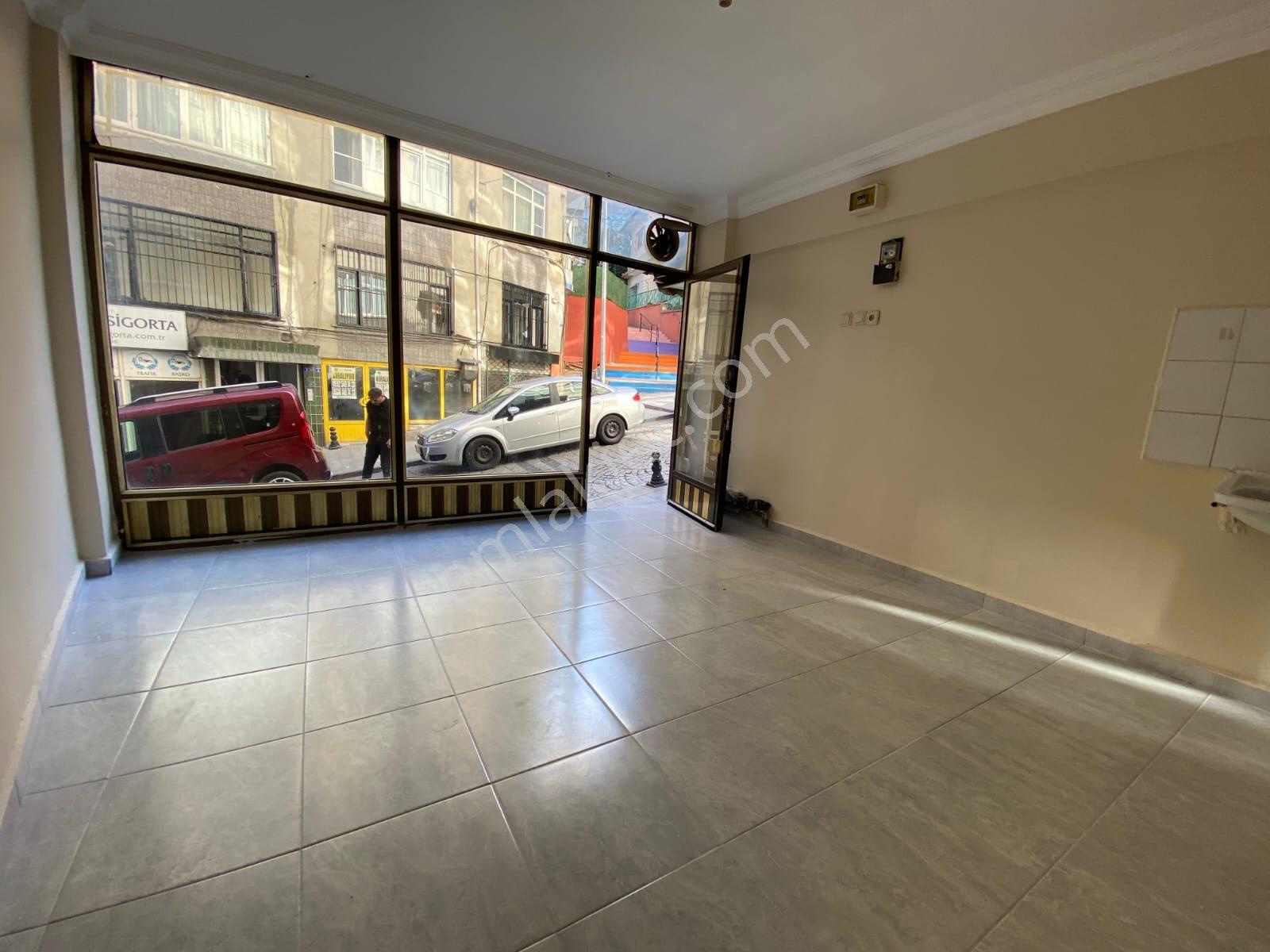 Remax Palastan İzmit Çarşı Merkezde Kiralık Dükkan - Görsel 5