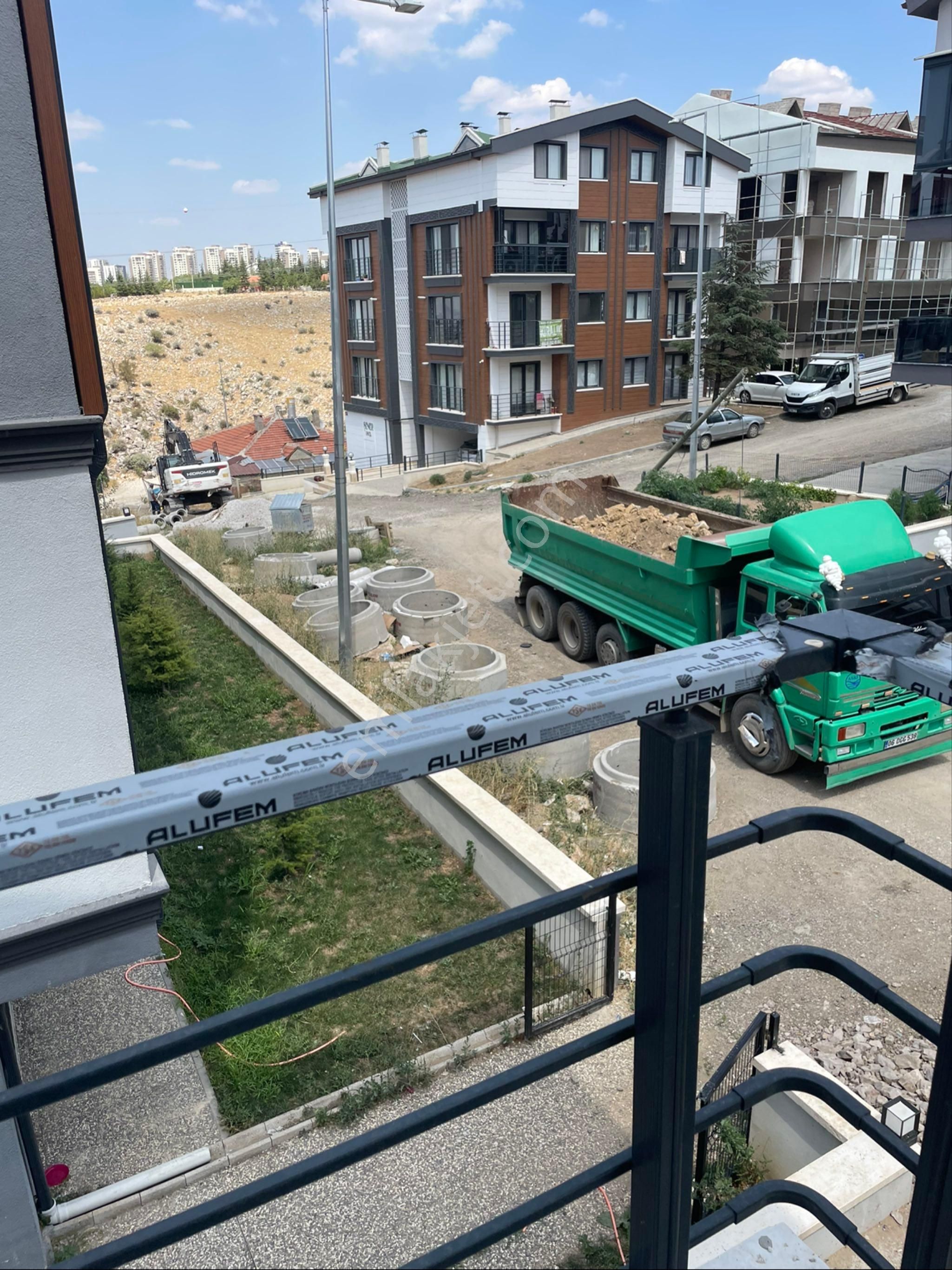 Masrafsız En Güzel Mevkide Oturmaya Hazır 1+1 Geniş Kiralık - Görsel 5