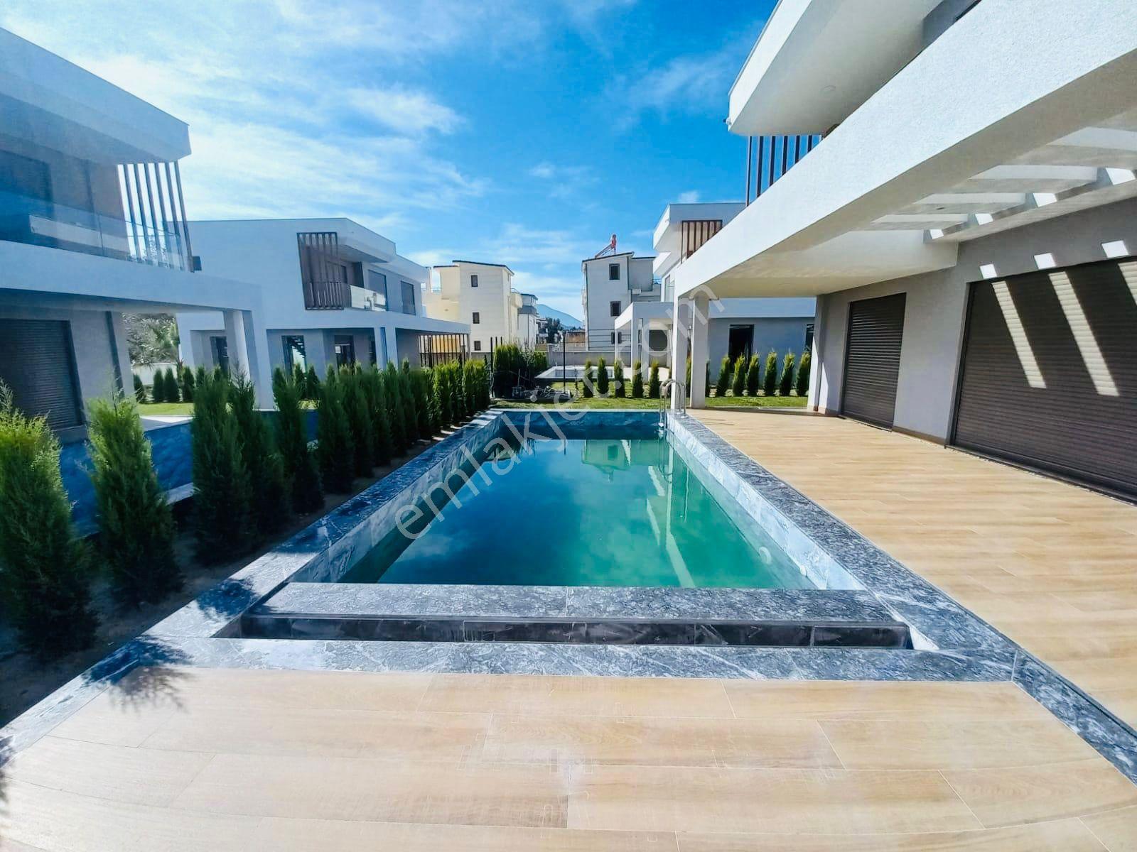 Kuşadası Davutlarda 3+1 150m2 Özel Havuzlu Özel Otoparklı Lux Yerden Isıtmalı V - Görsel 9