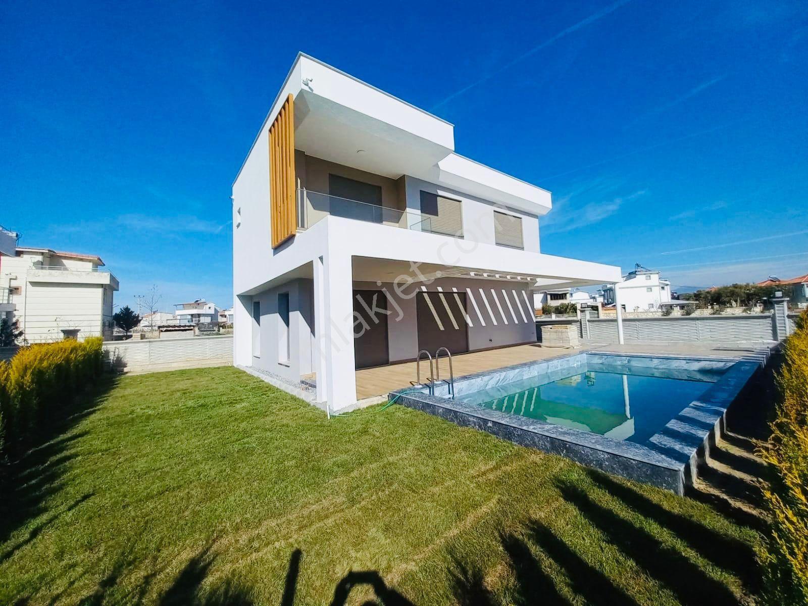 Kuşadası Davutlarda 3+1 150m2 Özel Havuzlu Özel Otoparklı Lux Yerden Isıtmalı V - Görsel 30