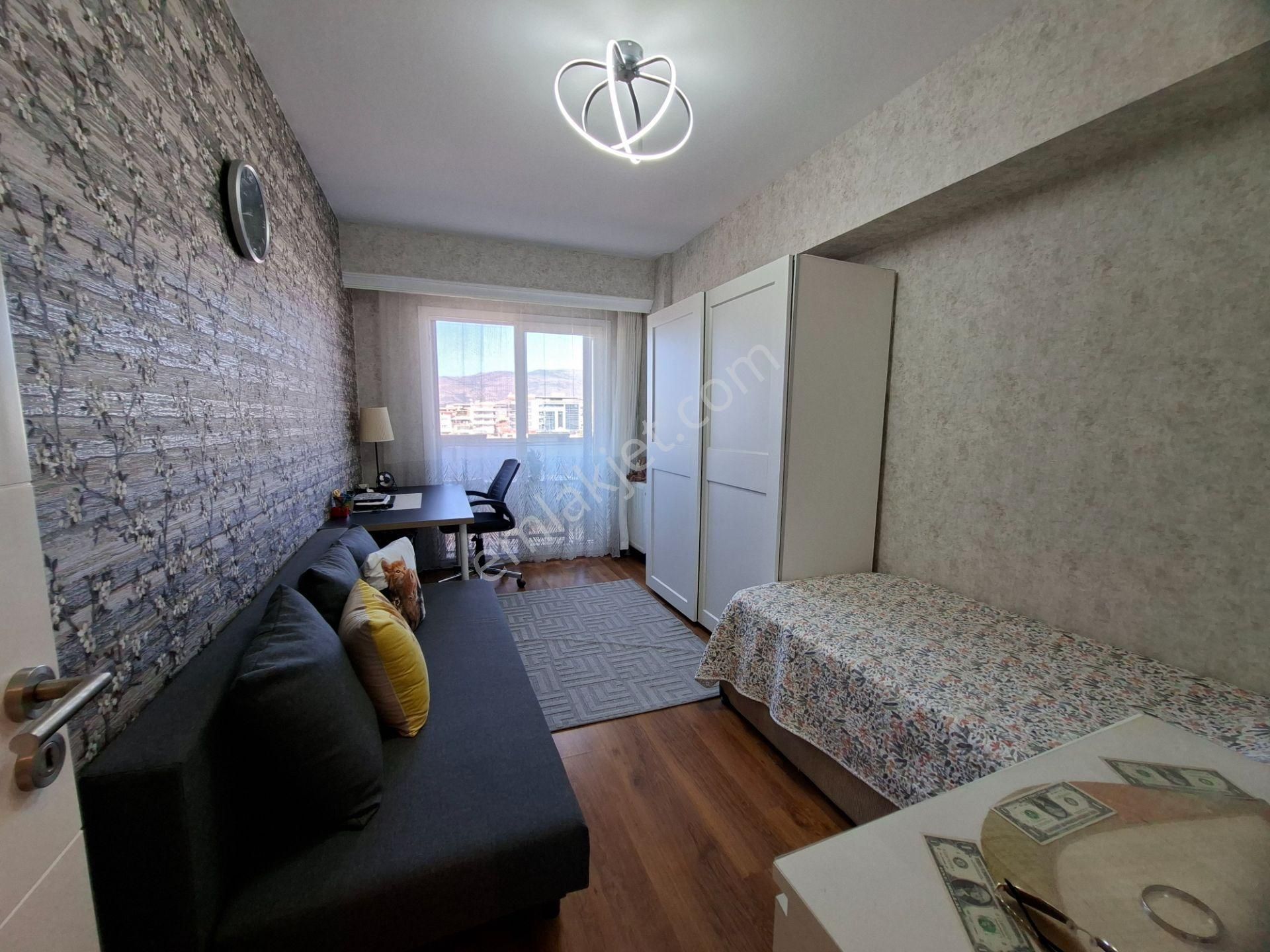 Kw Cobans’dan Palmiye Park Renova’da Kaçmaz Daire – Geniş Balkonlu, Önü Açık, Şık & Bakımlı! - Görsel 16