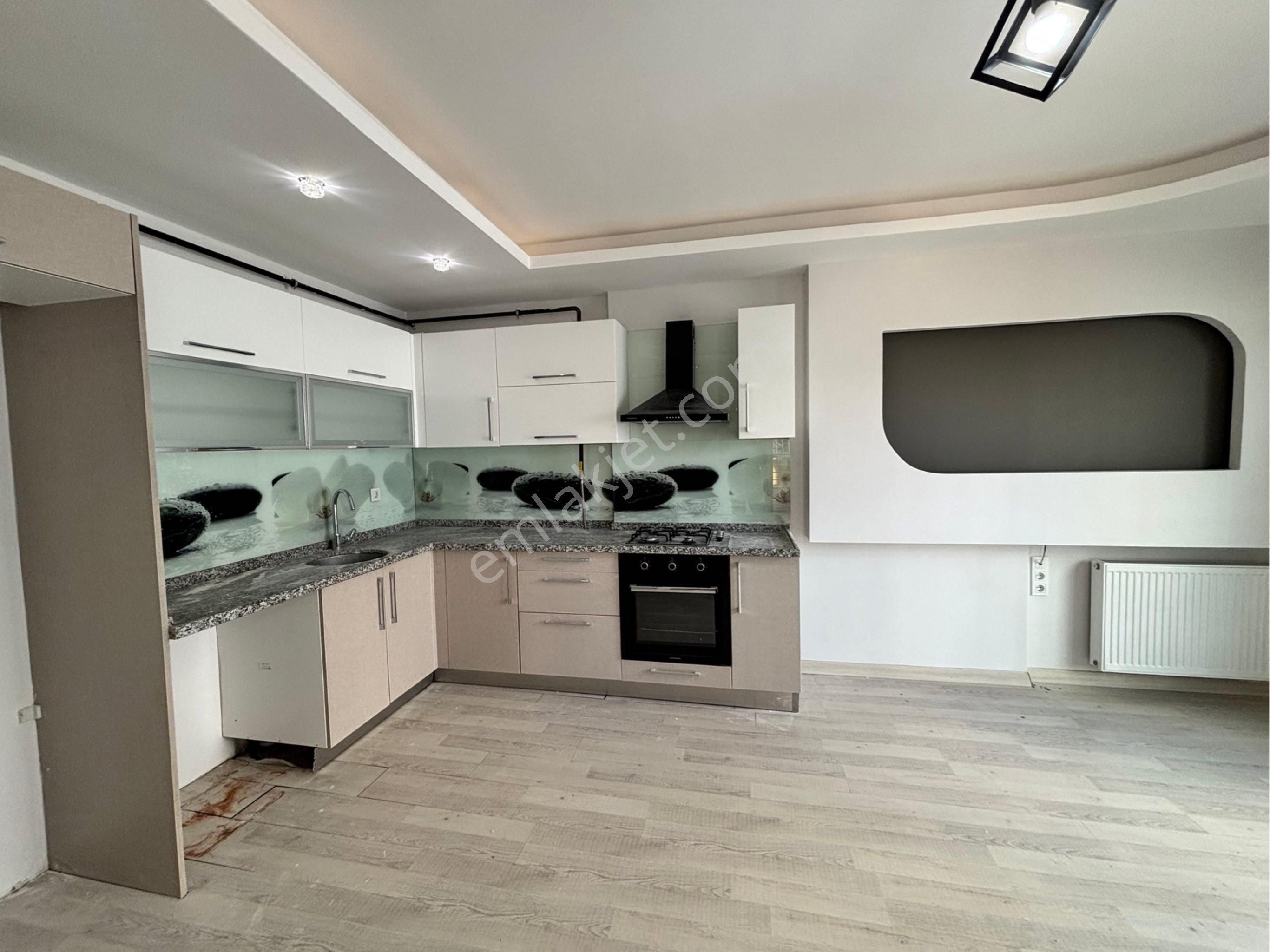 Remint’den Yüzüncü Yıl Mahallesinde 3+1 Açık Mutfak Çift Banyo Doğalgazlı Direk Hasarsız Satılık!!! - Görsel 6