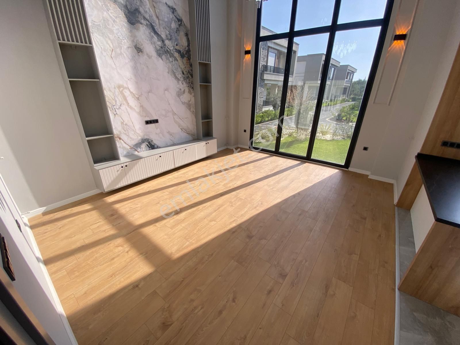 Güçlü Kardeşler Altınoluk Denize 100 Metre Ultra Lüks Villa'lar - Görsel 13