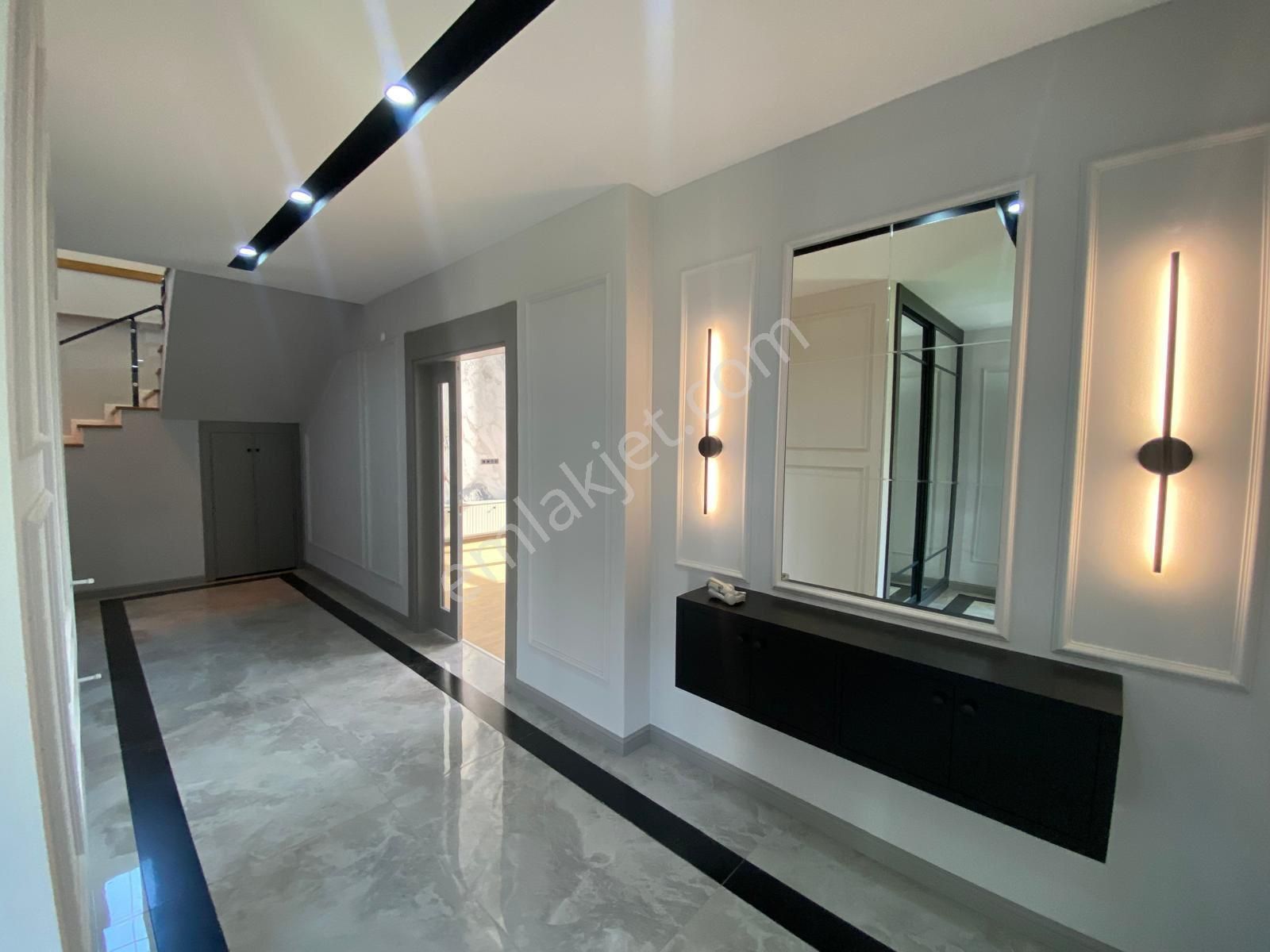 Güçlü Kardeşler Altınoluk Denize 100 Metre Ultra Lüks Villa'lar - Görsel 19