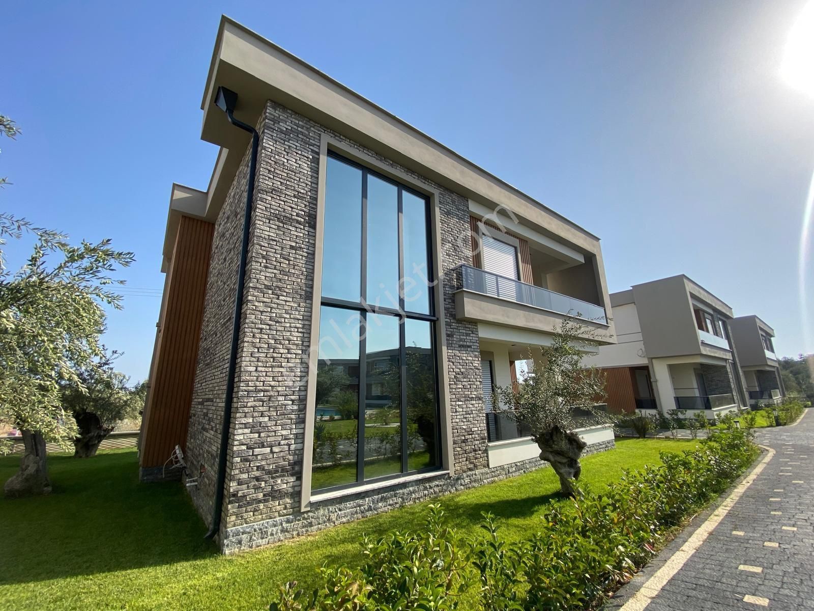 Güçlü Kardeşler Altınoluk Denize 100 Metre Ultra Lüks Villa'lar - Görsel 3