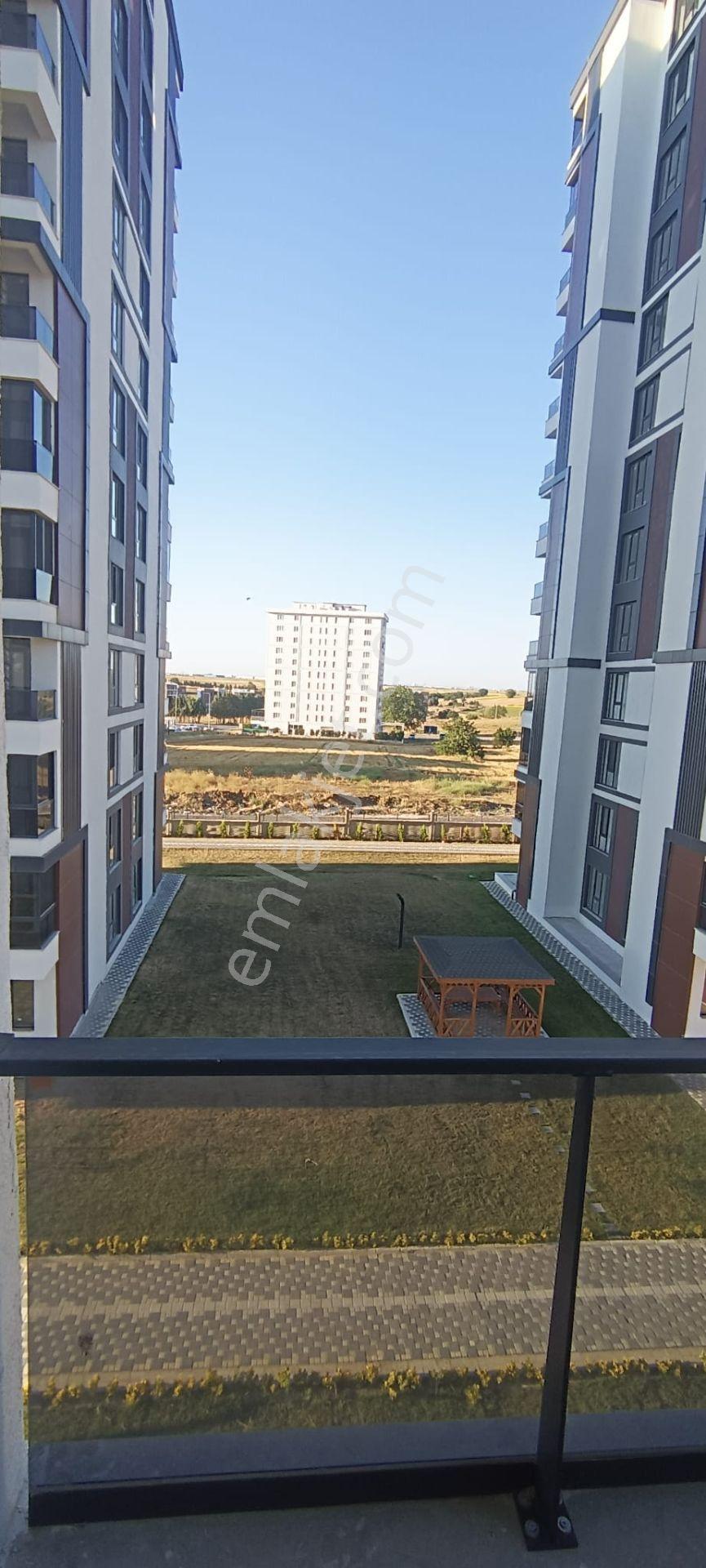 Hürriyette Ara Katta Site İçerisinde 2+1 Satılık Fırsat Daire - Görsel 14