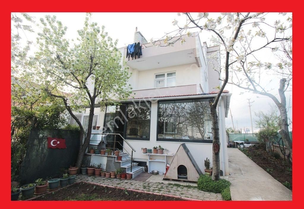 Marmaraereğlisinde 500m2 Arsa İçinde 300m2 5+1 Satılık Lüx Villa