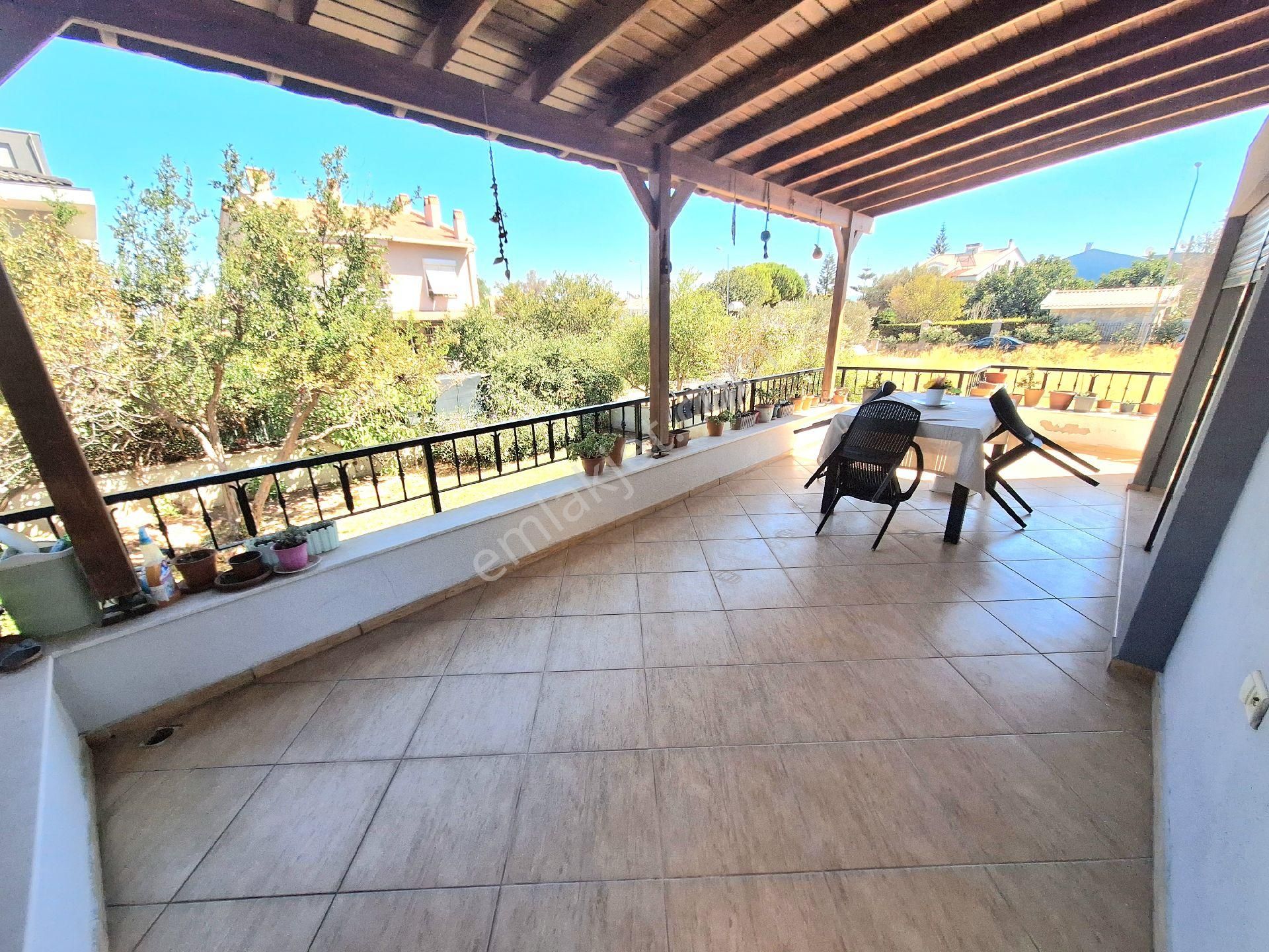 Urla Güvendik'te 375 M2 Arsa İcinde 4+1 Ayrık Nizam Villa - Görsel 13