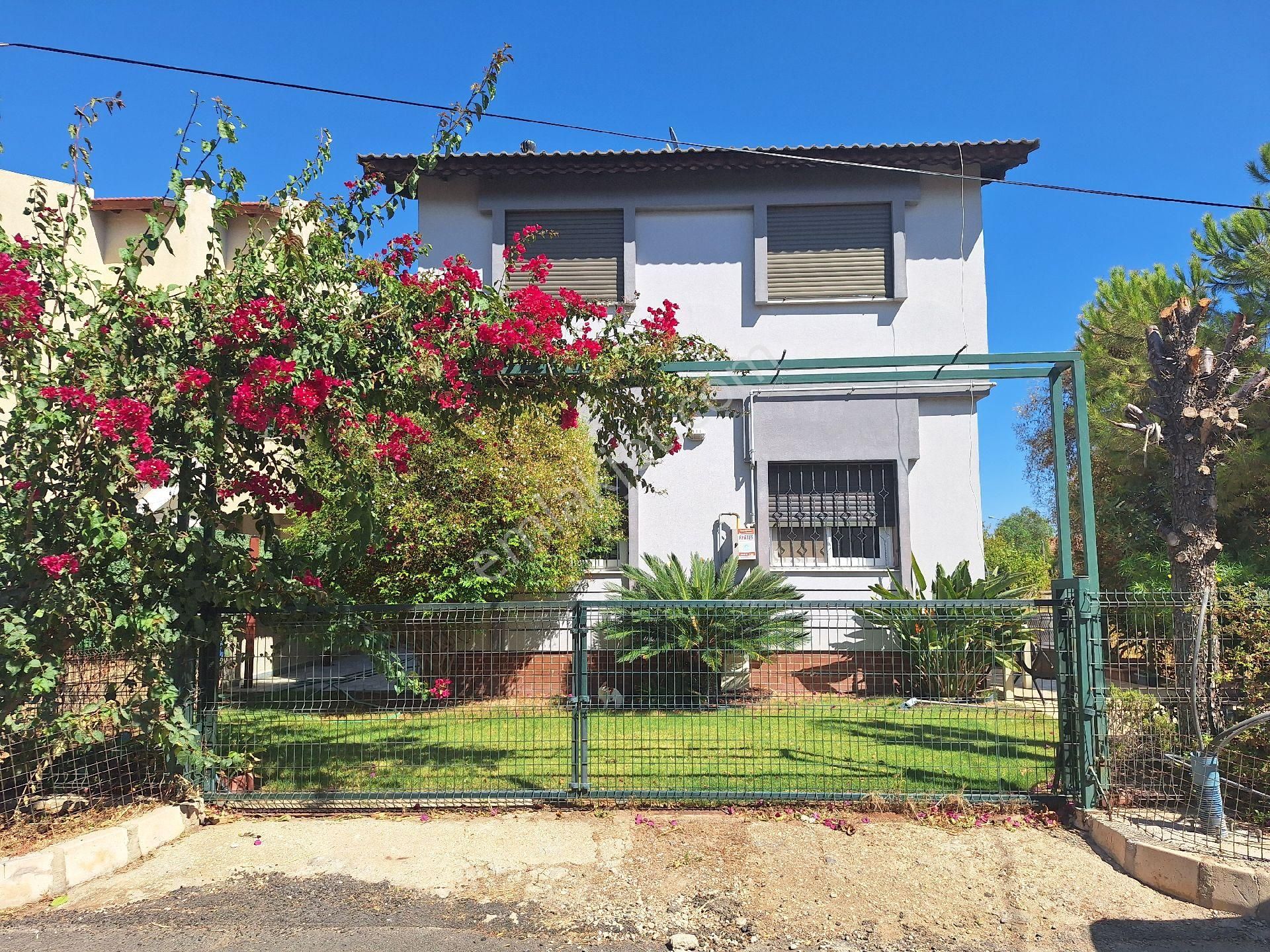 Urla Güvendik'te 375 M2 Arsa İcinde 4+1 Ayrık Nizam Villa - Görsel 2