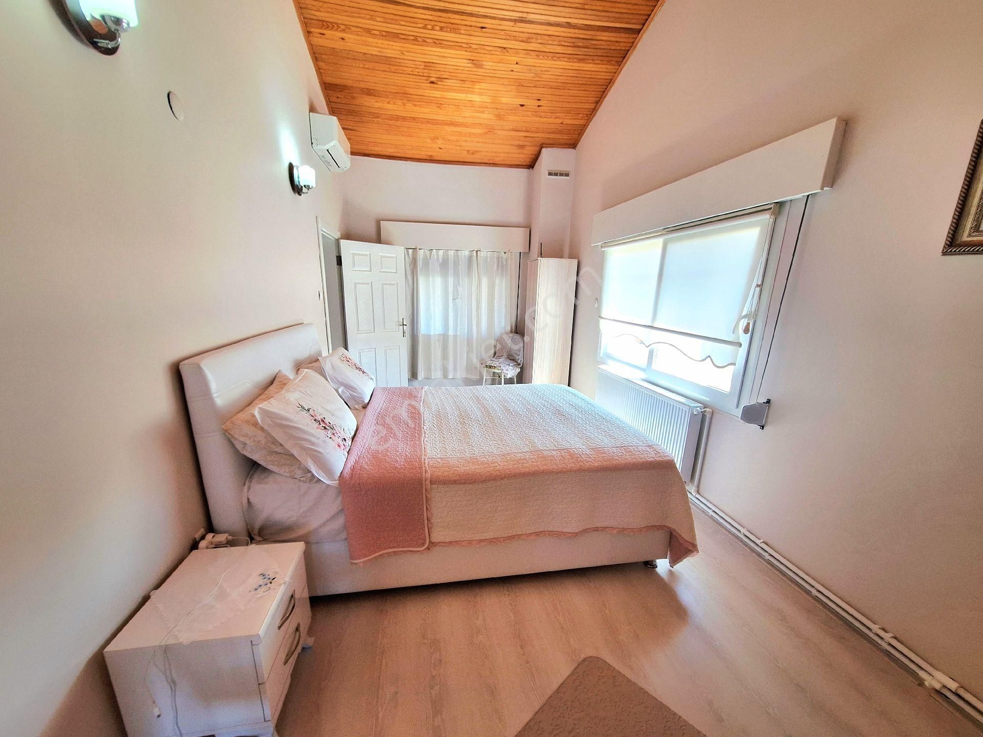 Urla Güvendik'te 375 M2 Arsa İcinde 4+1 Ayrık Nizam Villa - Görsel 20