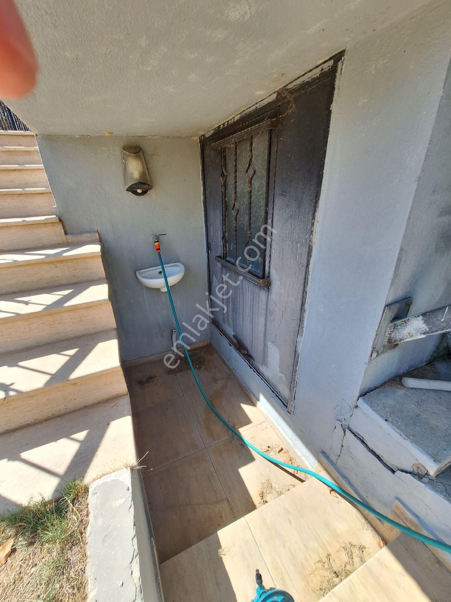 Urla Güvendik'te 375 M2 Arsa İcinde 4+1 Ayrık Nizam Villa - Görsel 7