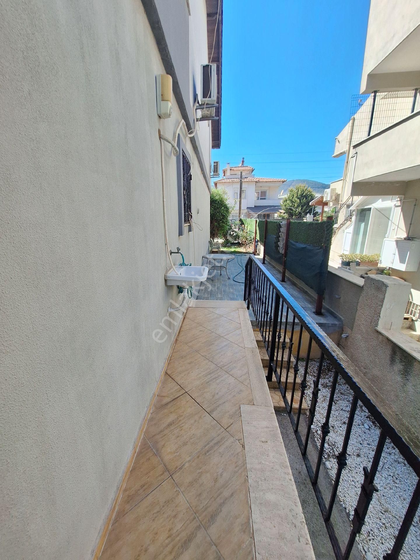 Urla Güvendik'te 375 M2 Arsa İcinde 4+1 Ayrık Nizam Villa - Görsel 12