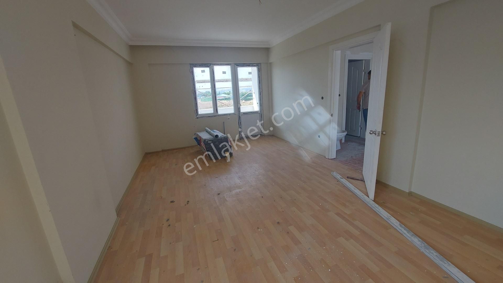 Çatalca İzzettin Mah Site İçerisinde Komple Yenilenmiş Satılık Dublex Villa - Görsel 16