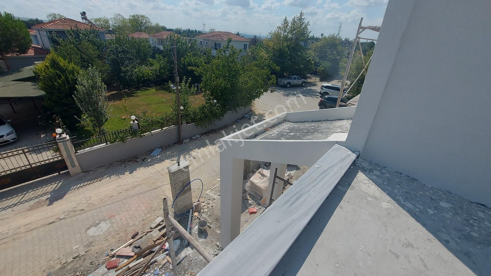 Çatalca İzzettin Mah Site İçerisinde Komple Yenilenmiş Satılık Dublex Villa - Görsel 15