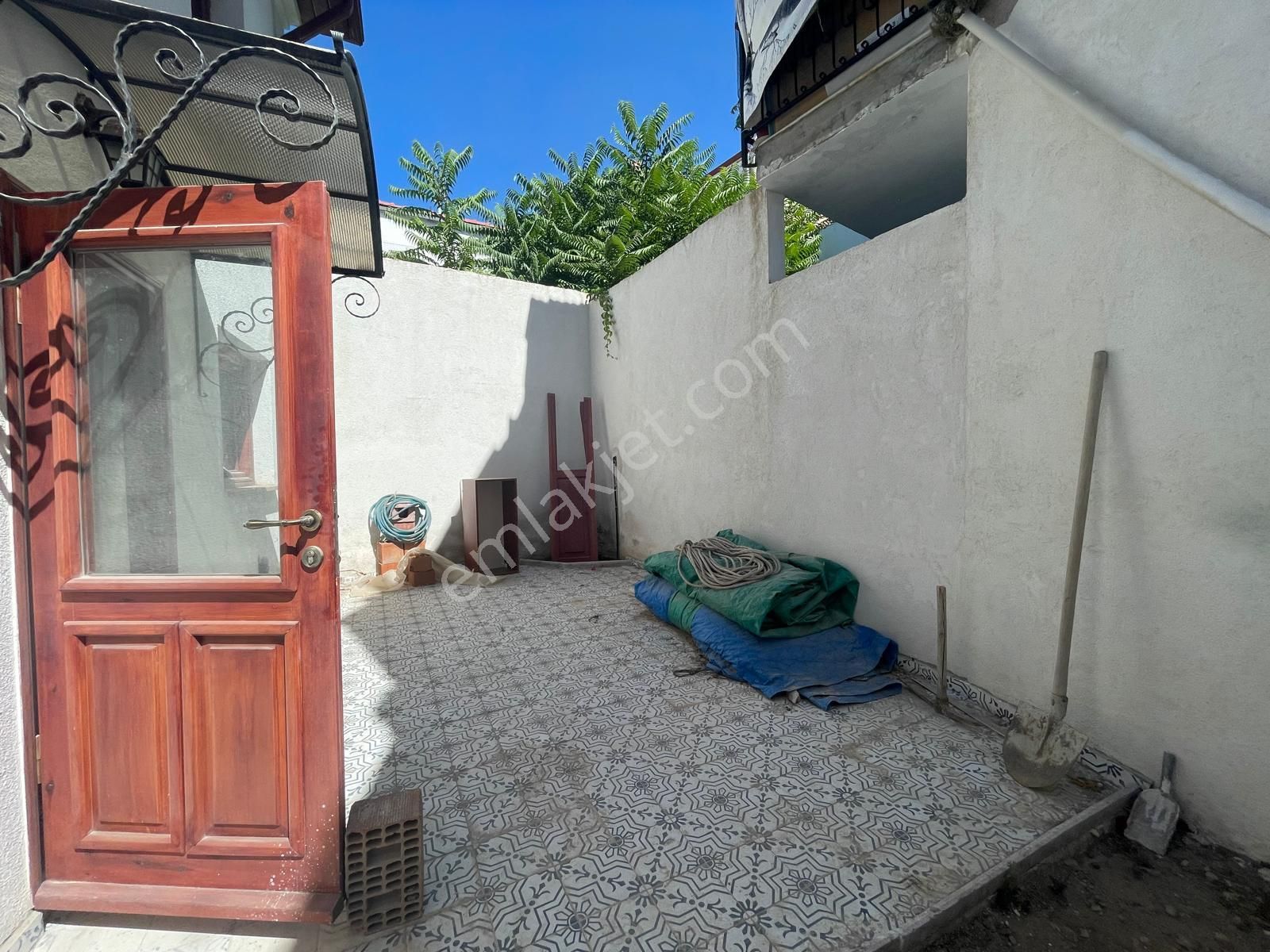 Ayvalık Merkez'de Restorasyonlu Avlulu 3 Katlı 4+1 Taş Rum Evi - Görsel 29