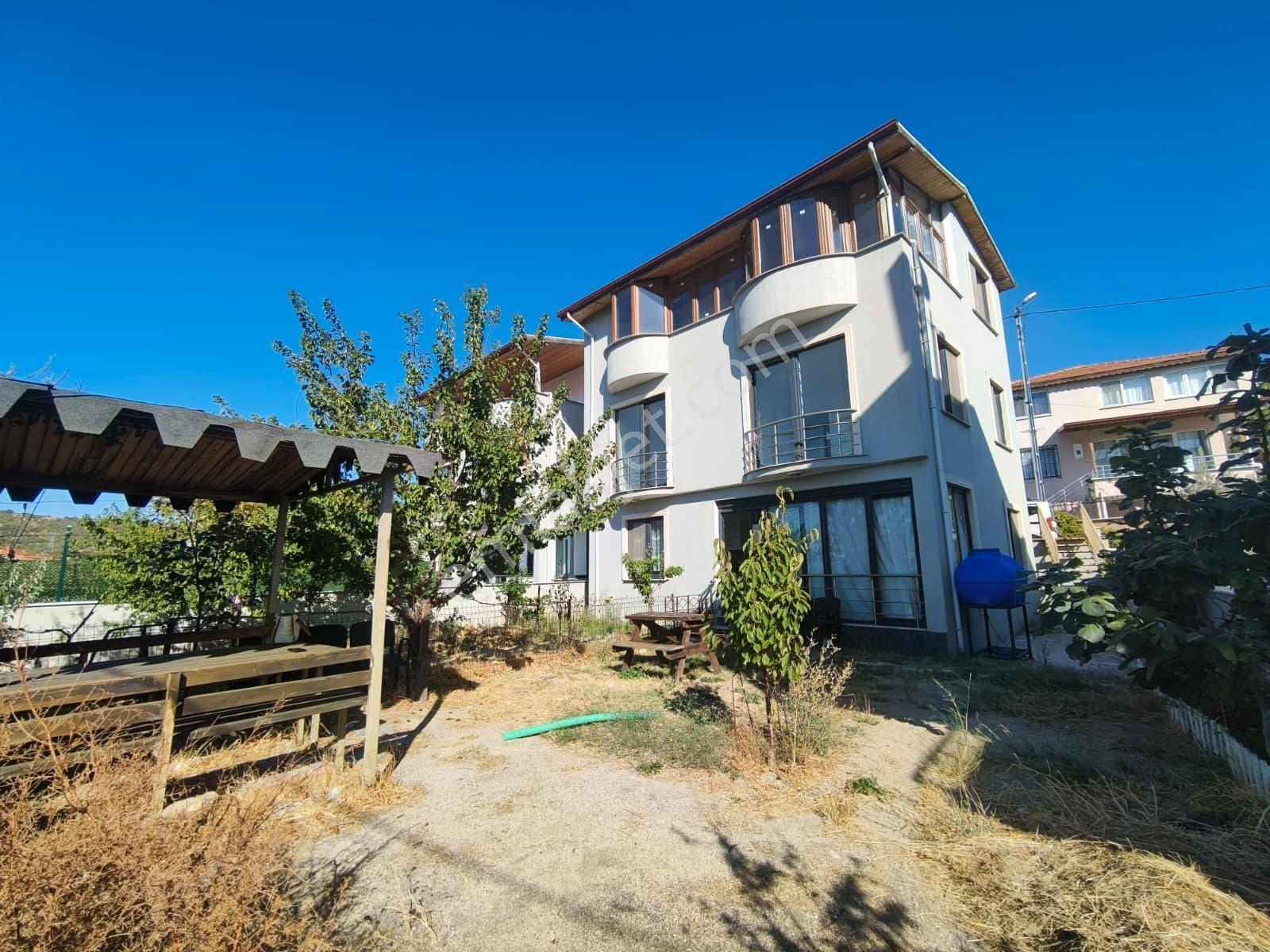 Erdek Narlı Deniz Manzaralı Tripleks Villa - Görsel 30