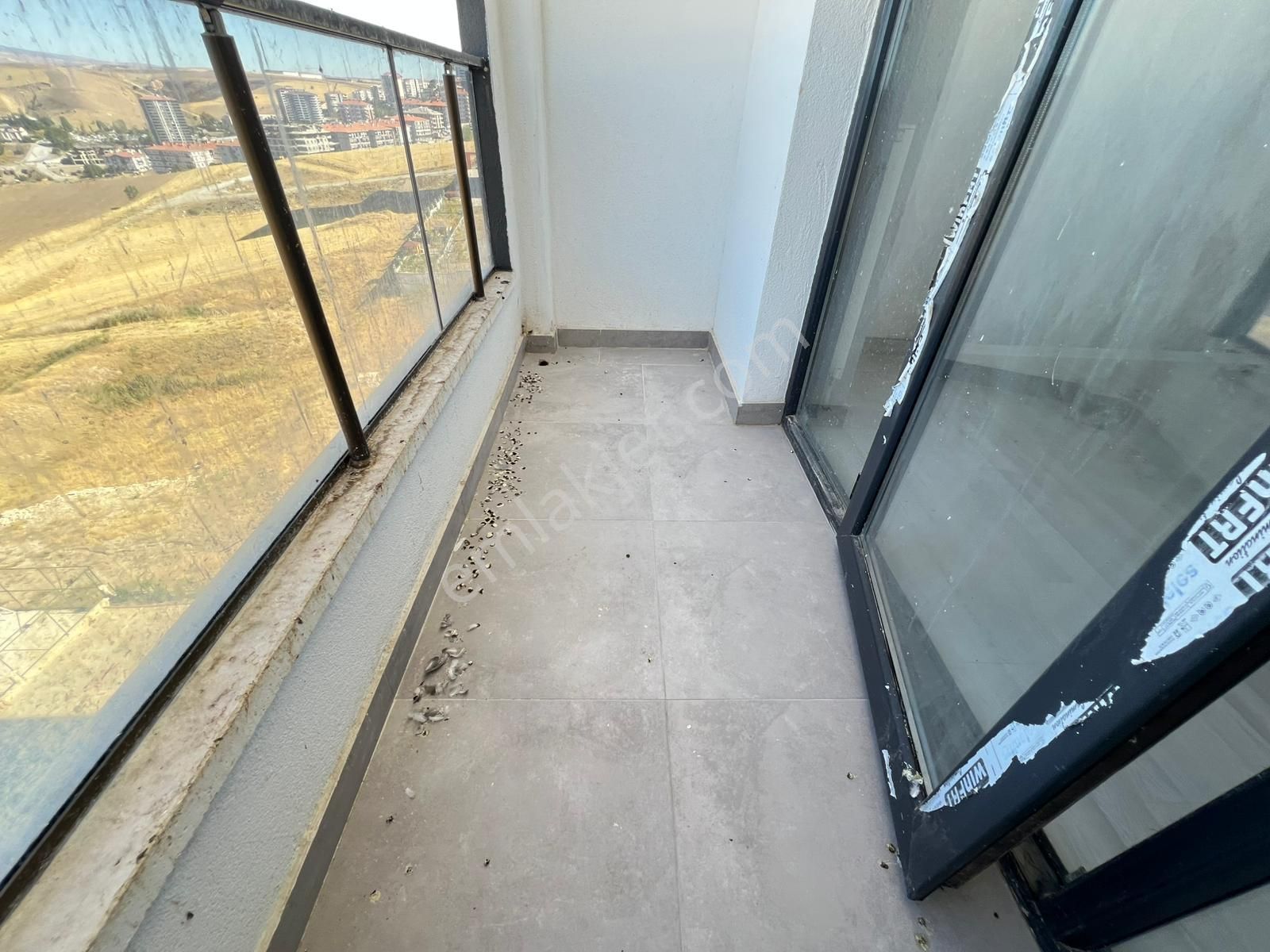 Engin Emlak'tan Merkezi Konumda Manzaralı 4+1 Site Dairesi - Görsel 32