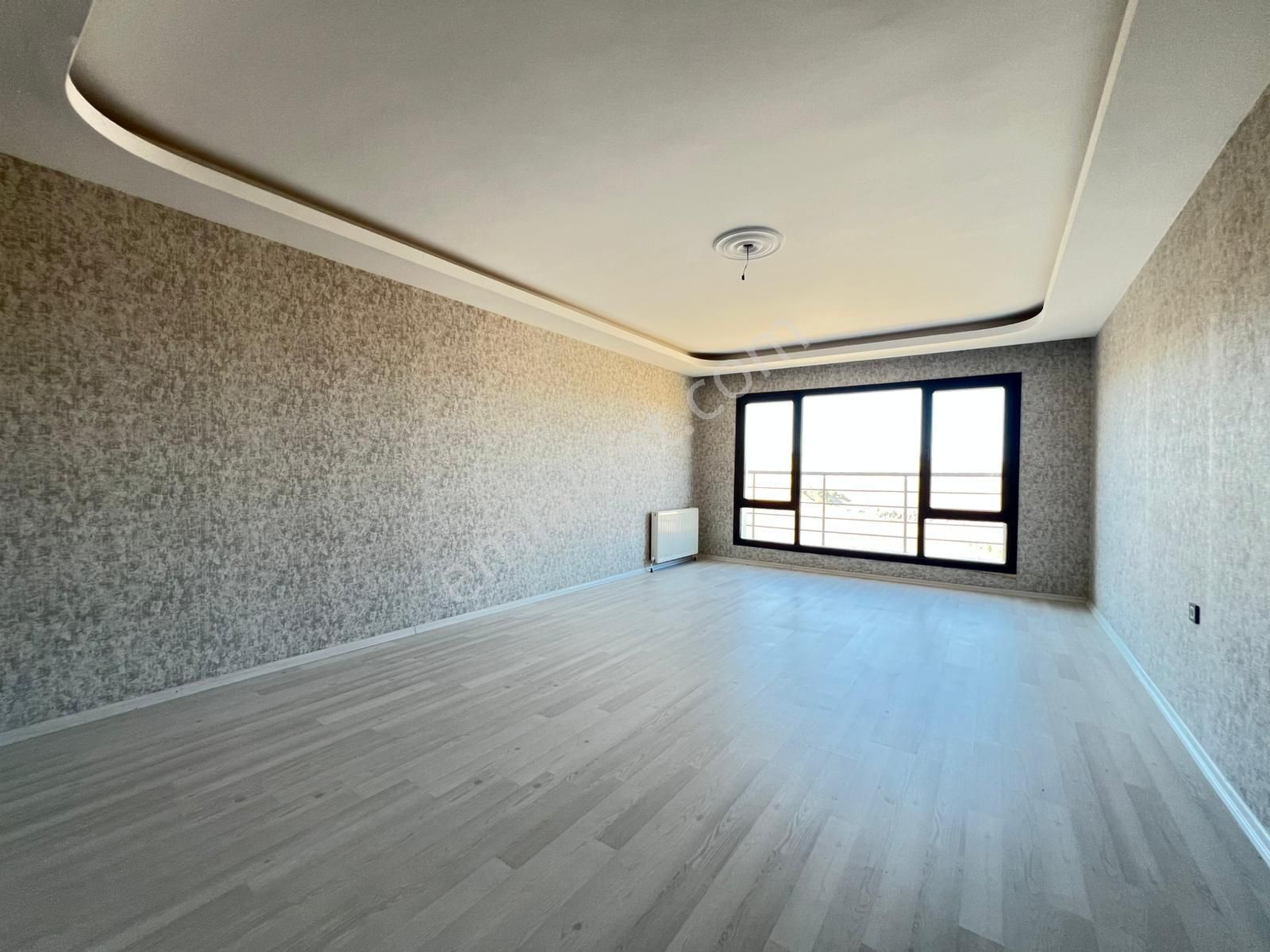 Engin Emlak'tan Merkezi Konumda Manzaralı 4+1 Site Dairesi - Görsel 5