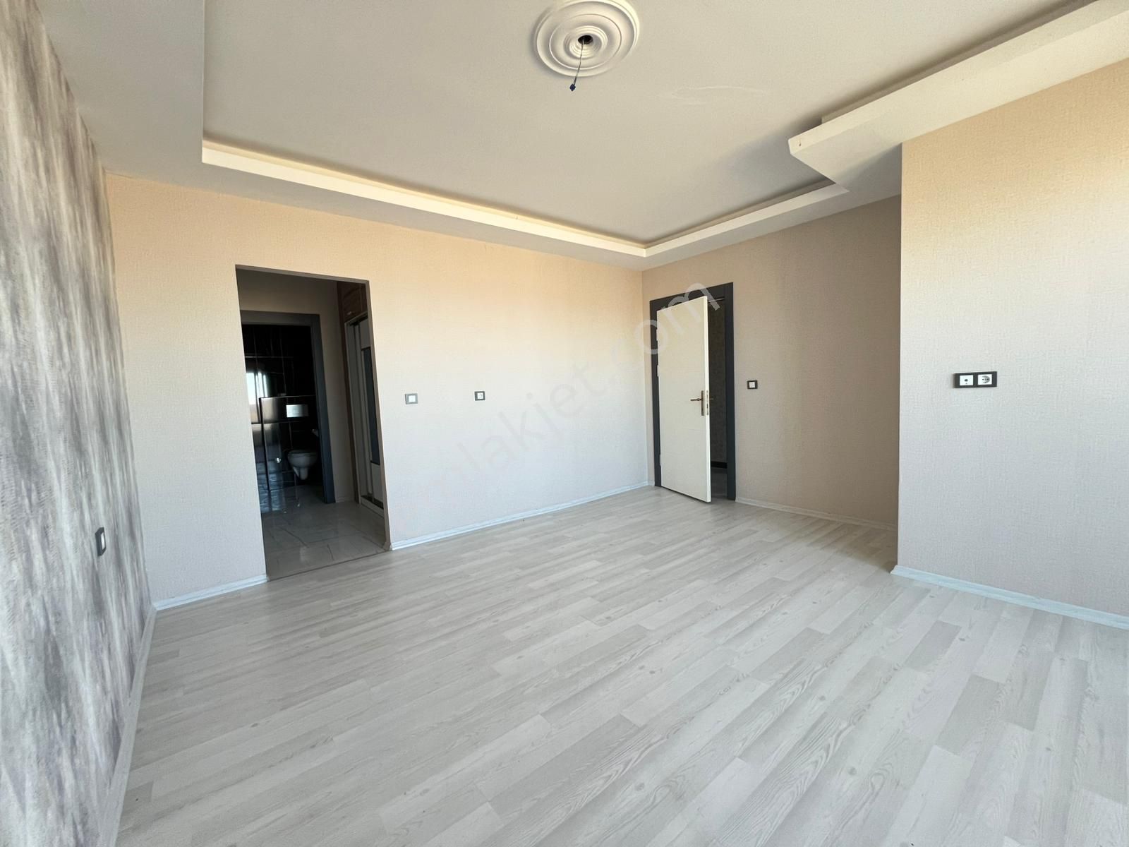 Engin Emlak'tan Merkezi Konumda Manzaralı 4+1 Site Dairesi - Görsel 17