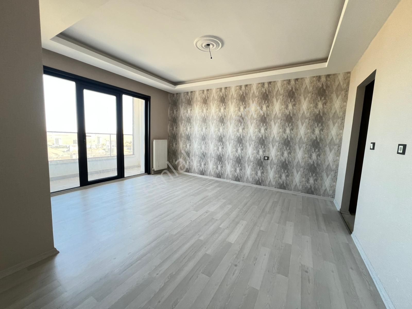 Engin Emlak'tan Merkezi Konumda Manzaralı 4+1 Site Dairesi - Görsel 16